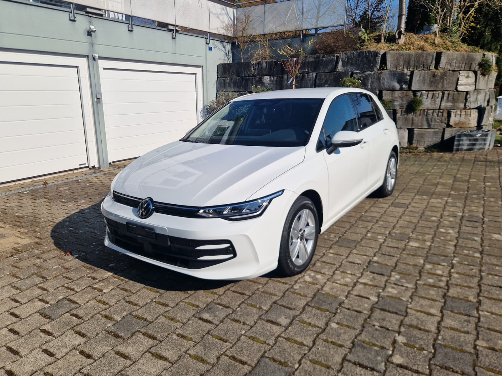 VW Golf 1.5 e TSI mHEV Basis DSG-image-0