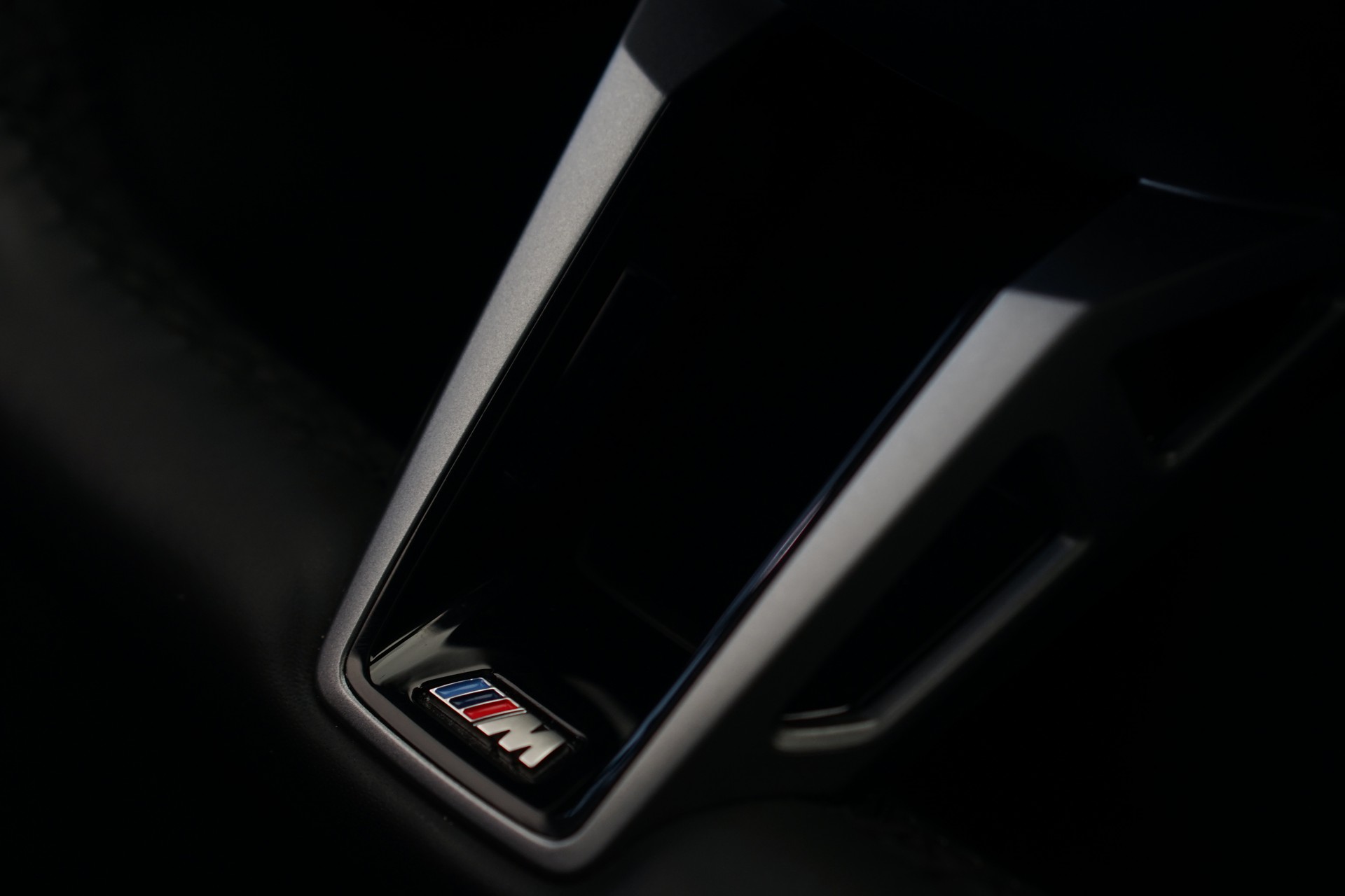 BMW 540d xDrive 48V Touring M Sport Steptronic *Panorama* *B&W* *AHK* *Carbon* *HuD*-image-35
