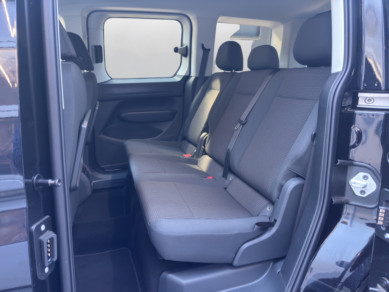 VW Caddy Liberty 1.5 TSI Plug in Hybrid DSG-image-10