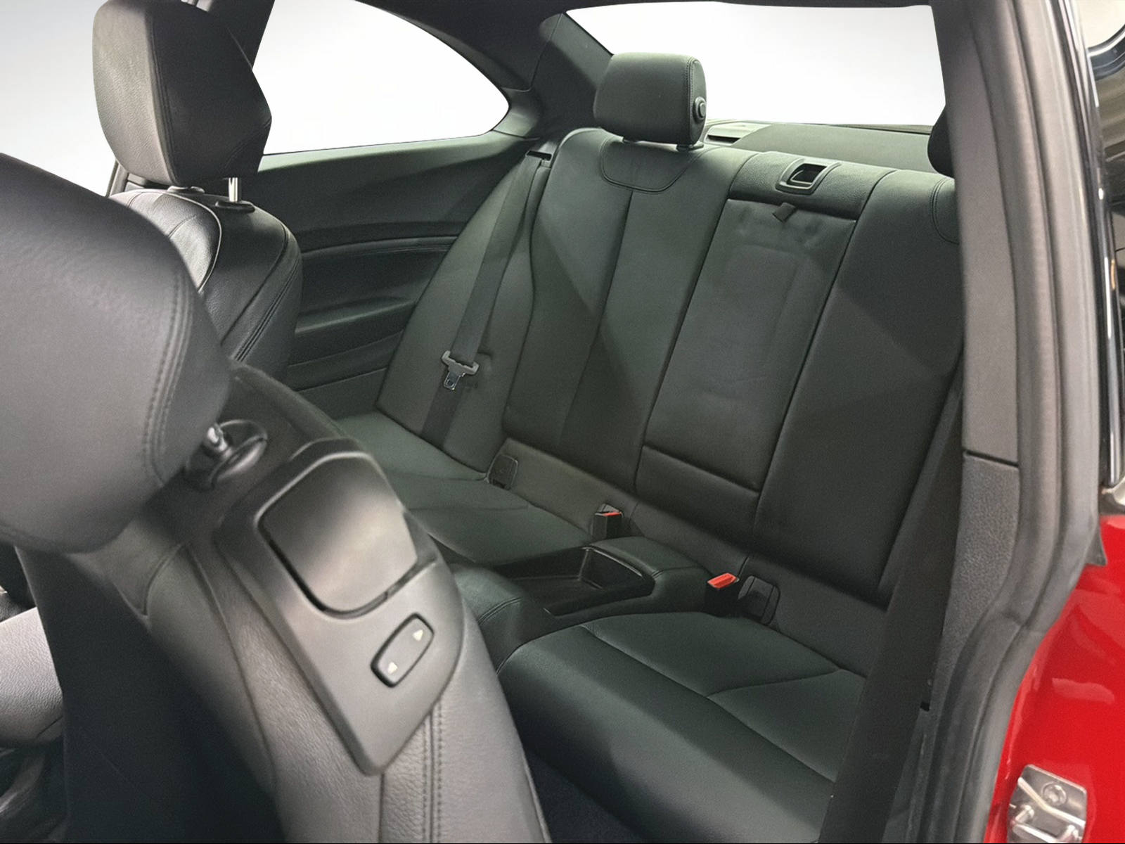 BMW M235i Performance 326PS MELBOURN RED Steptronic / Komfortzugang / Leder / RF-Kamera / Harman/Kardon Soundsystem / M-Sportauspuff-image-8