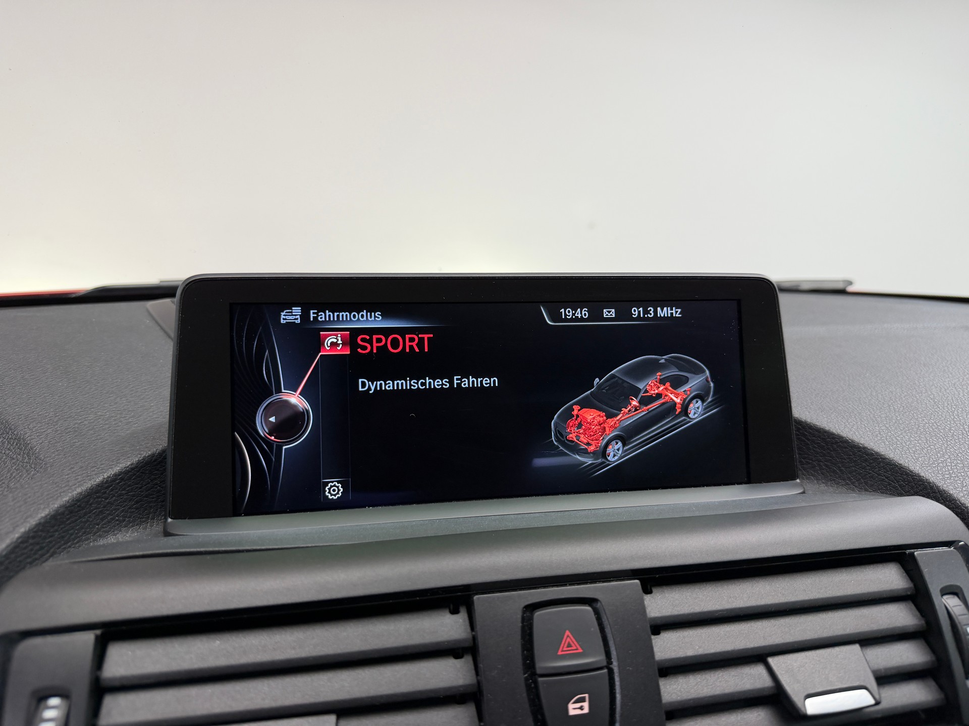 BMW M235i Performance 326PS MELBOURN RED Steptronic / Komfortzugang / Leder / RF-Kamera / Harman/Kardon Soundsystem / M-Sportauspuff-image-13