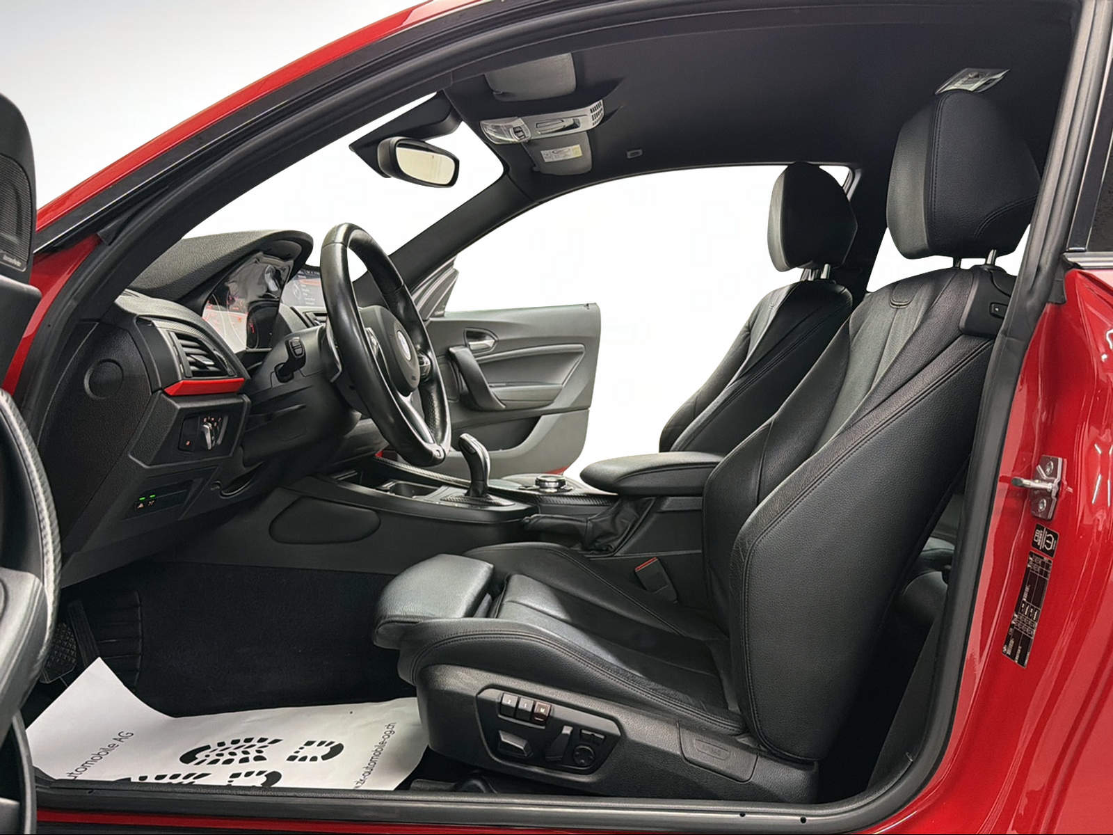 BMW M235i Performance 326PS MELBOURN RED Steptronic / Komfortzugang / Leder / RF-Kamera / Harman/Kardon Soundsystem / M-Sportauspuff-image-5