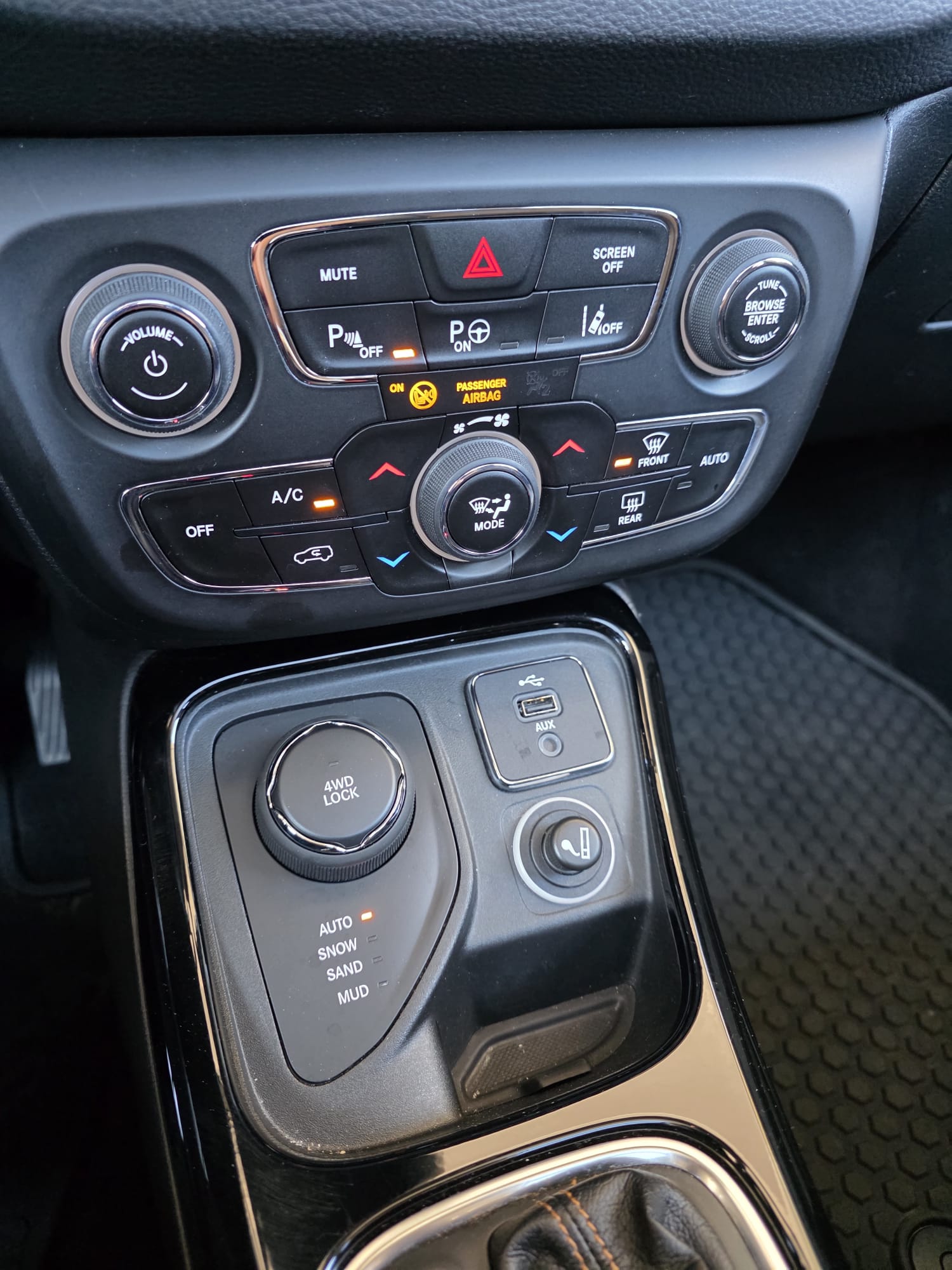 JEEP Compass 1.4 Turbo Limited AWD 9ATX-image-12