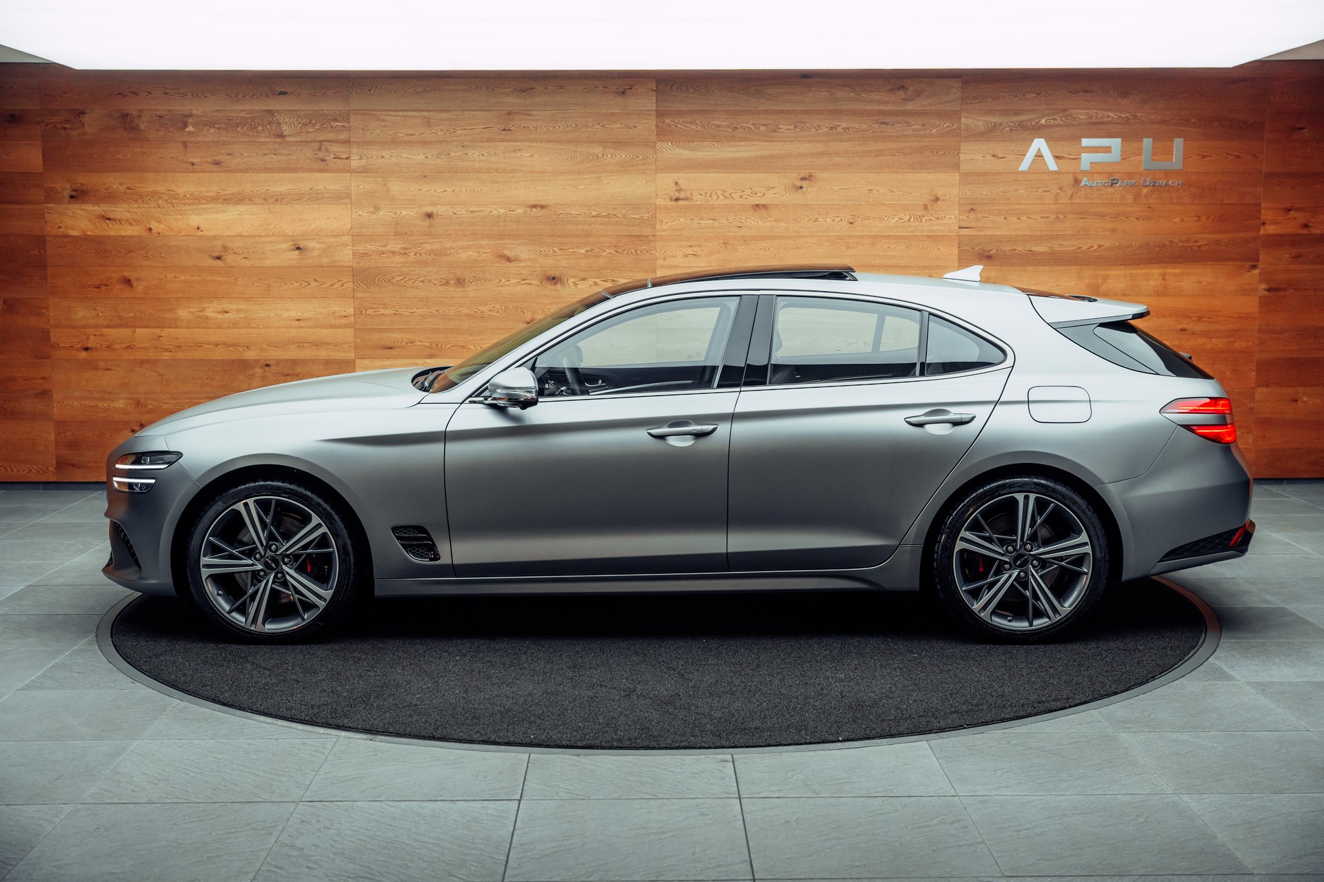 GENESIS G70 Shooting Brake 2.0 T Plus Sport AT8 AWD-image-9