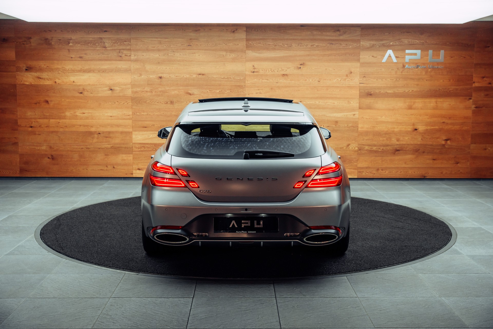 GENESIS G70 Shooting Brake 2.0 T Plus Sport AT8 AWD-image-17