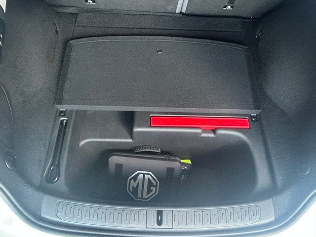 MG IM6 EV 100kWh Performance 20"-image-12
