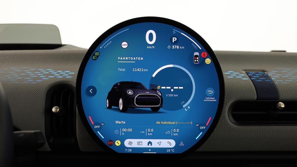 MINI Cooper S Cabrio-image-5