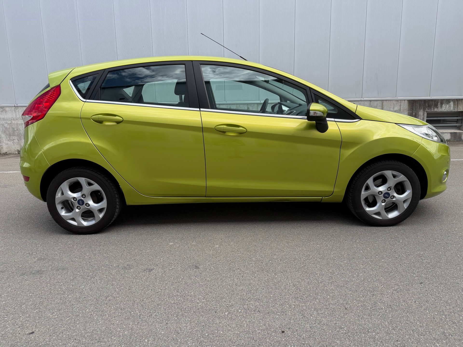 FORD Fiesta 1.4 16V Trend-image-7