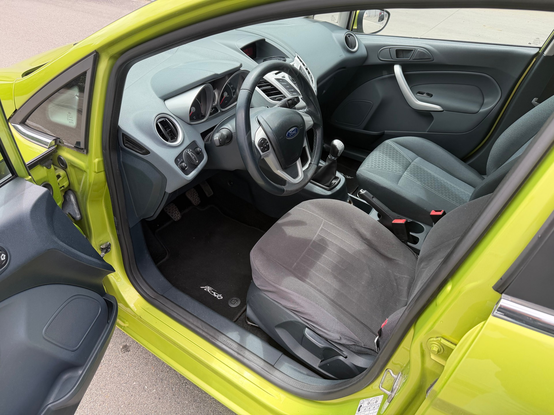 FORD Fiesta 1.4 16V Trend-image-11