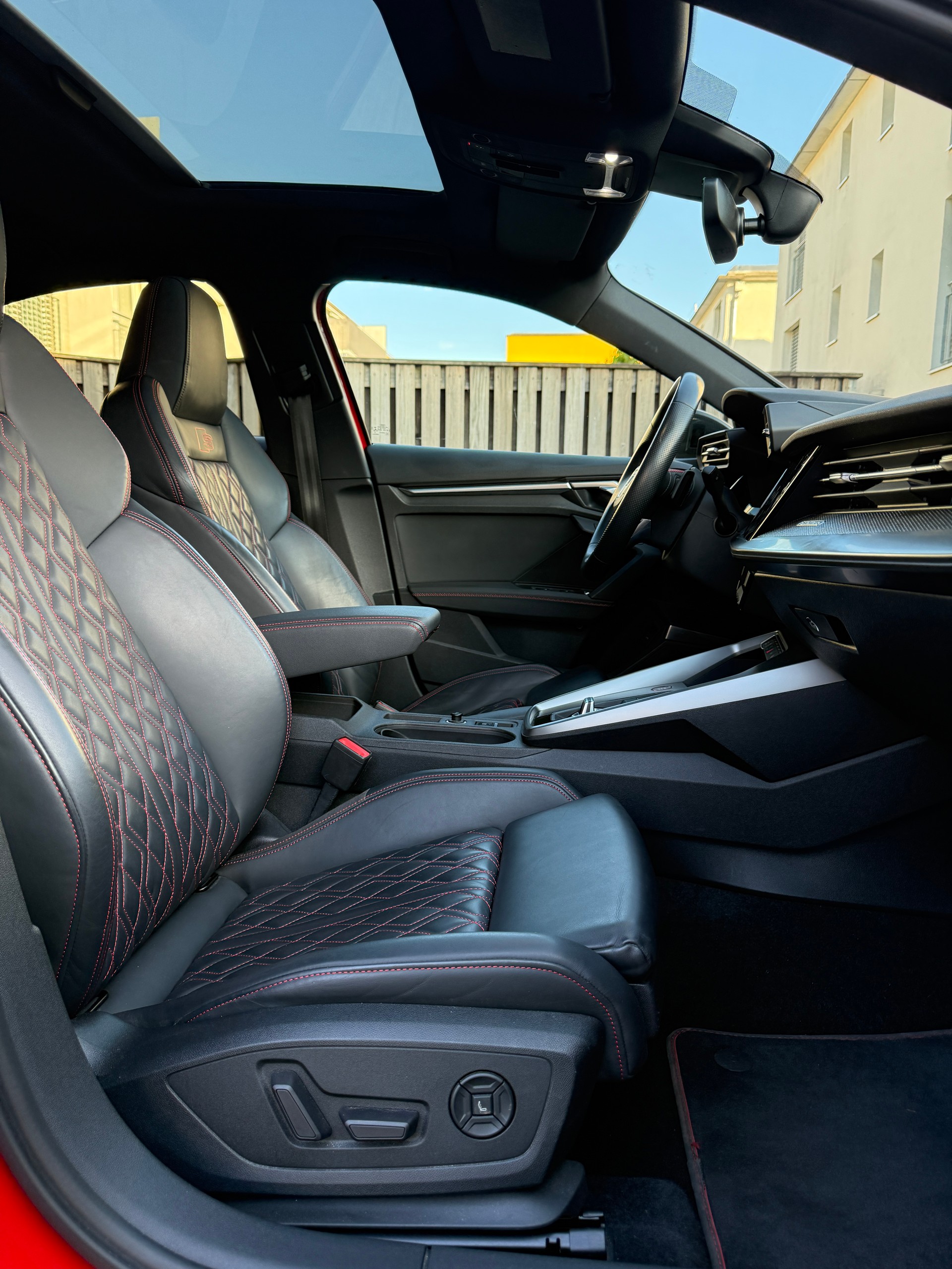 AUDI S3 LIMOUSINE 2.0 TFSI QUATTRO S-TRONIC*VOLLAUSSTATTUNG*TIEFERLEFUNG*EL. PANORAMA-GLASSCHIEBEDACH*-image-15
