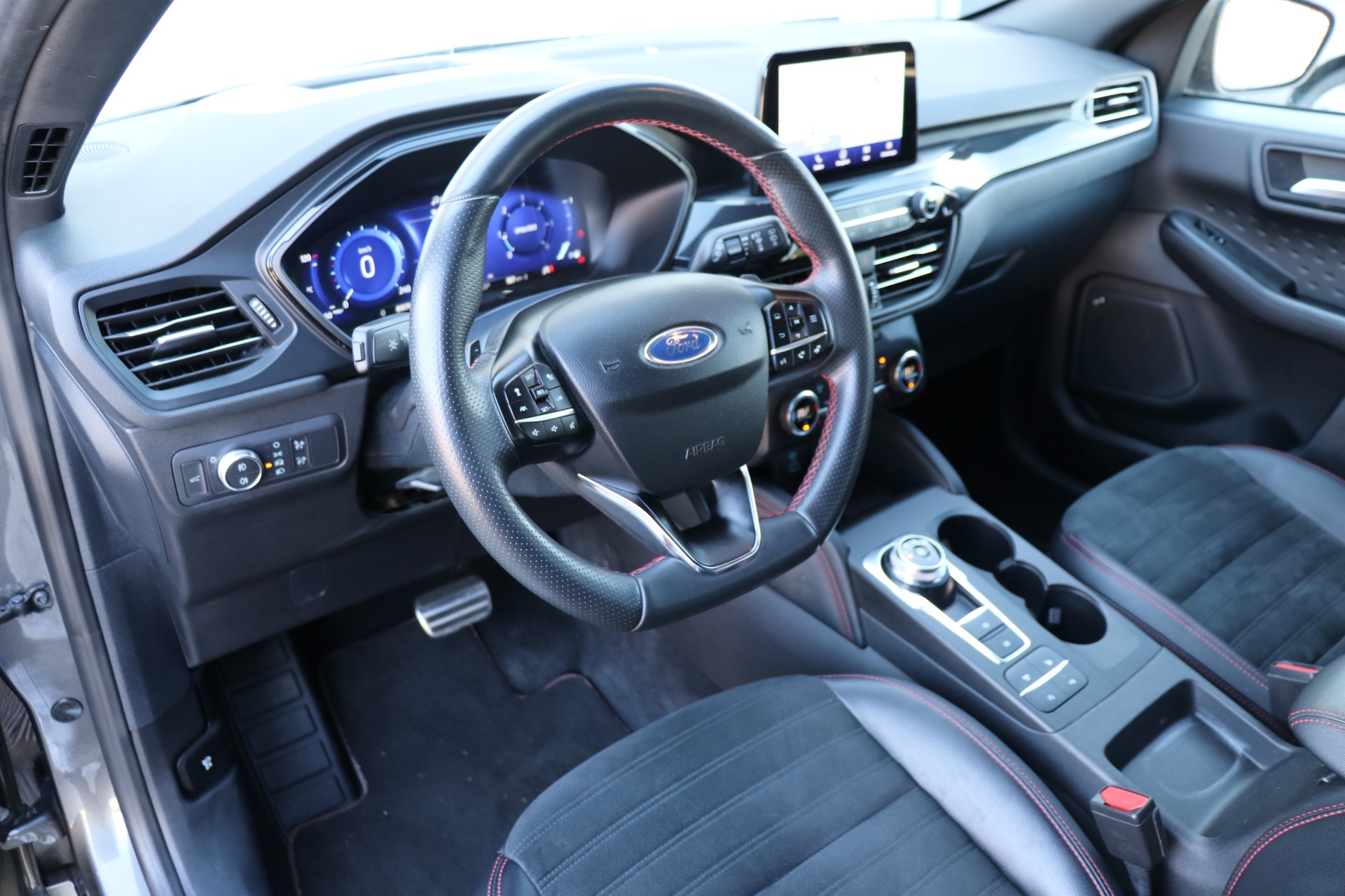 FORD Kuga 2.0 TDCi EcoBlue ST-Line 4WD Automat-image-11