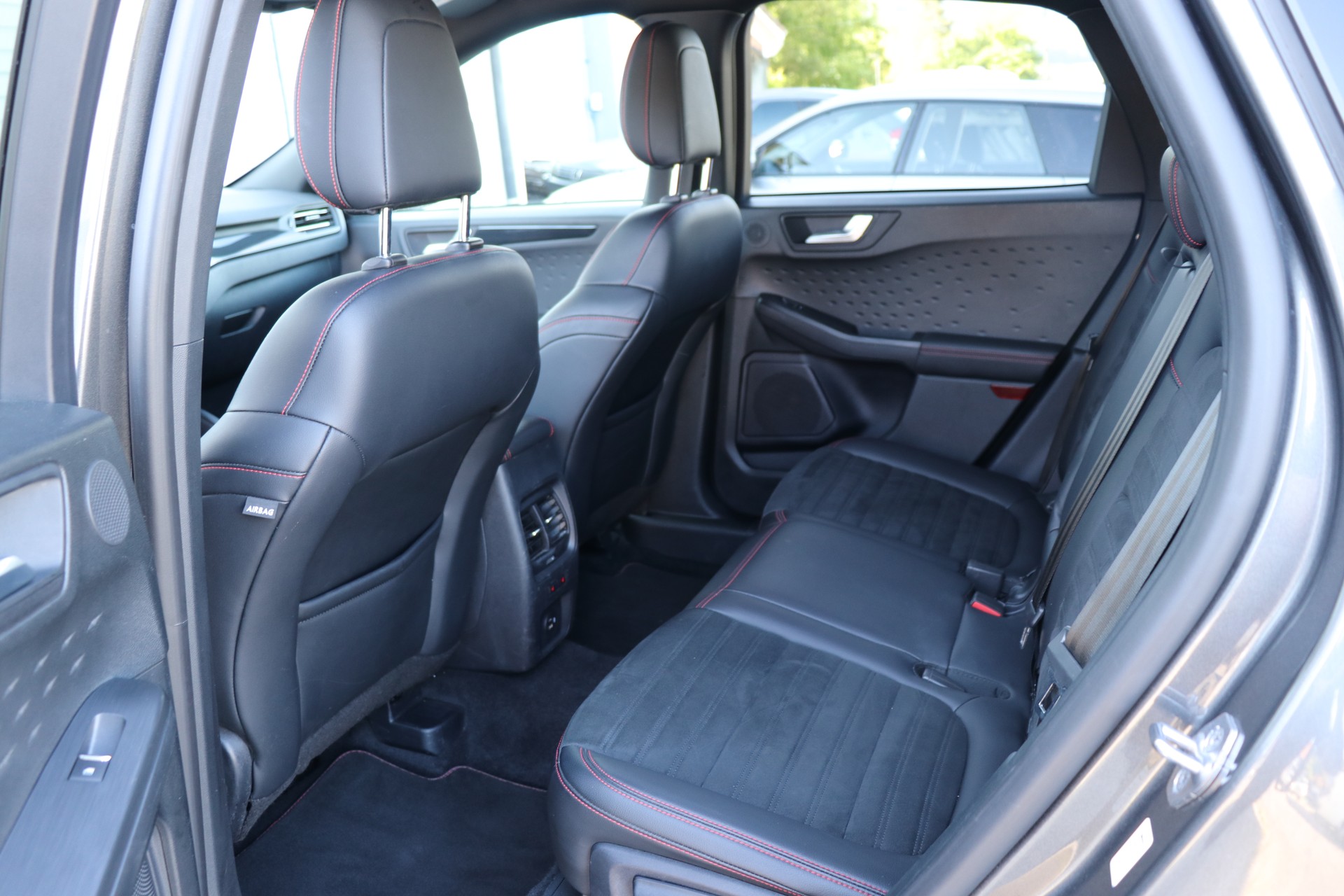 FORD Kuga 2.0 TDCi EcoBlue ST-Line 4WD Automat-image-8