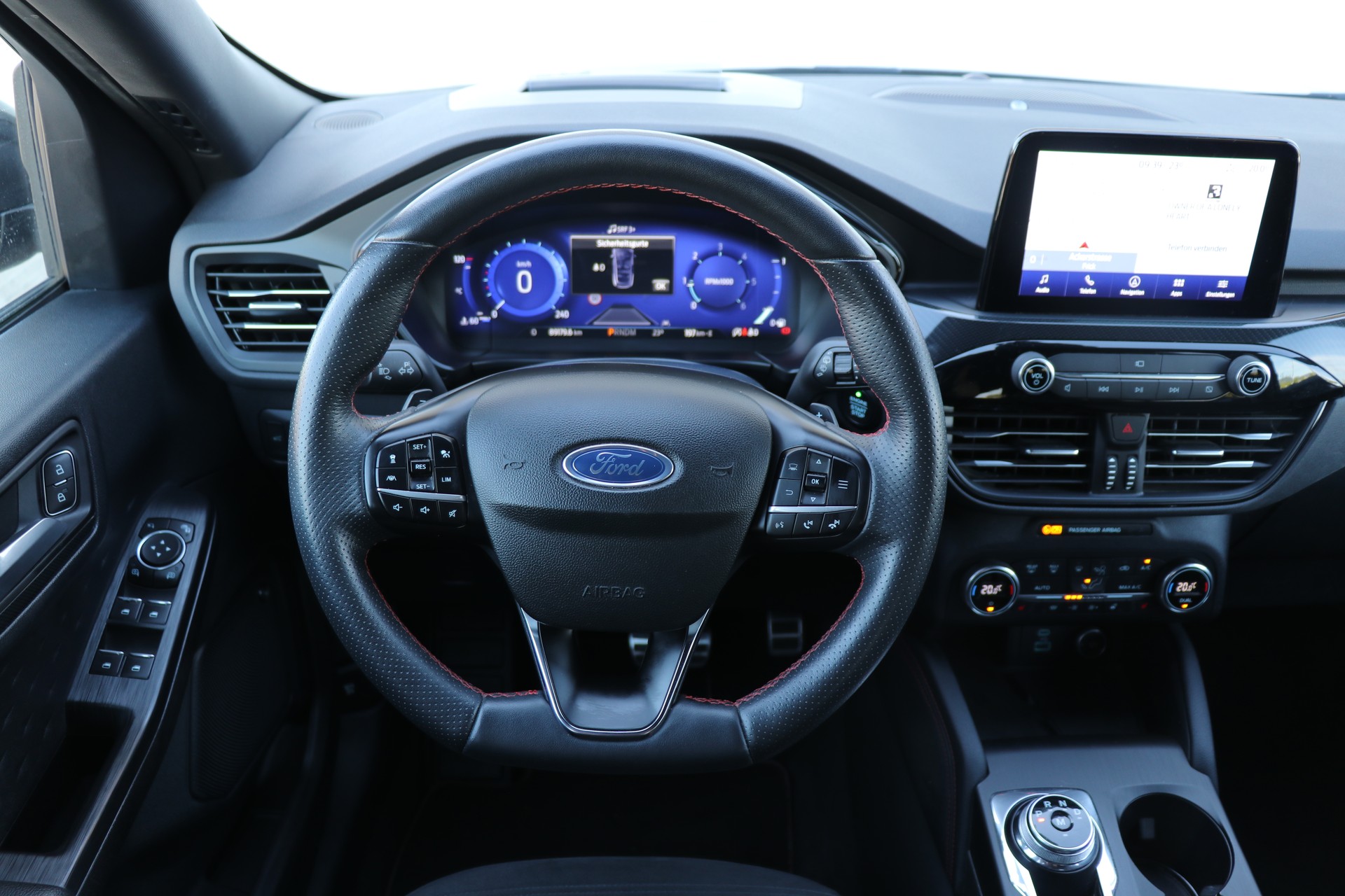 FORD Kuga 2.0 TDCi EcoBlue ST-Line 4WD Automat-image-13