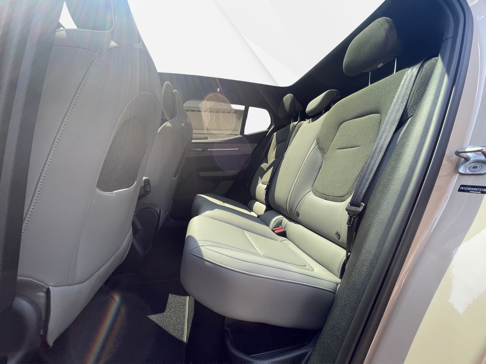 VOLVO EX 30 CC E60 Twin Performance AWD-image-13