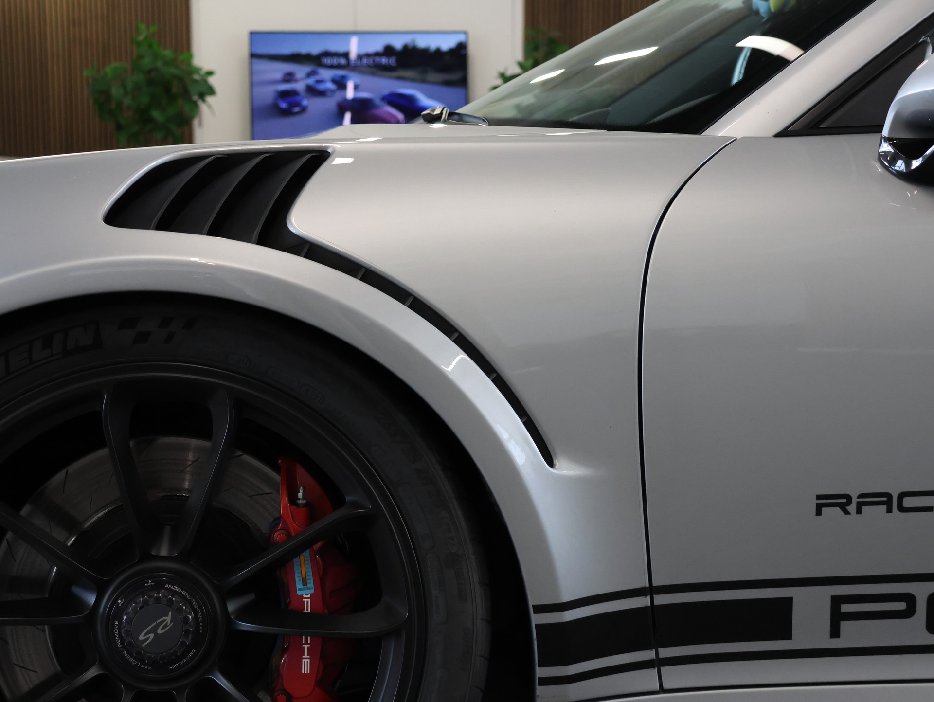 PORSCHE 911 GT3 RS PDK *Sport Chrono* *Aero Packet* *Sportabgassanlage*-image-13