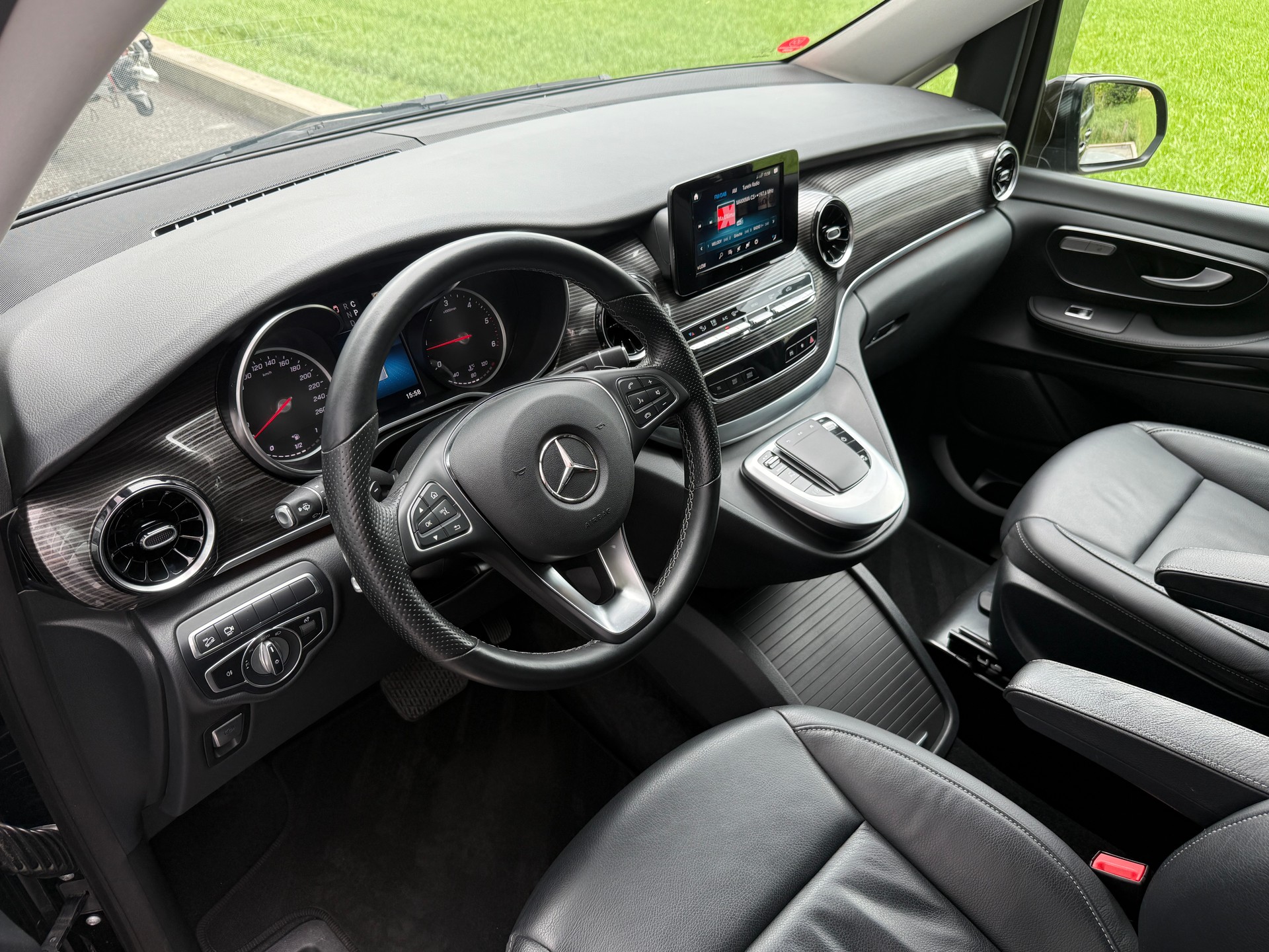 MERCEDES-BENZ V 250 d lang Exclusive 4Matic 9G-Tronic-image-7