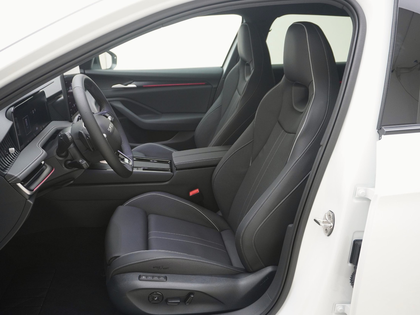 SKODA Superb 1.5 TSI Plug-in-Hybrid Sportline DSG-image-12