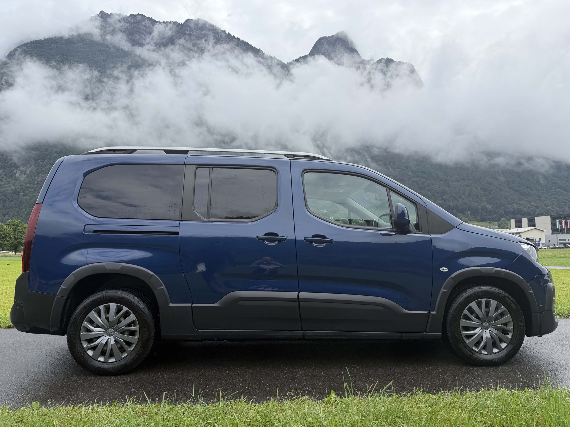 PEUGEOT Rifter Long 1.5 BlueHDi 100 Allure-image-9