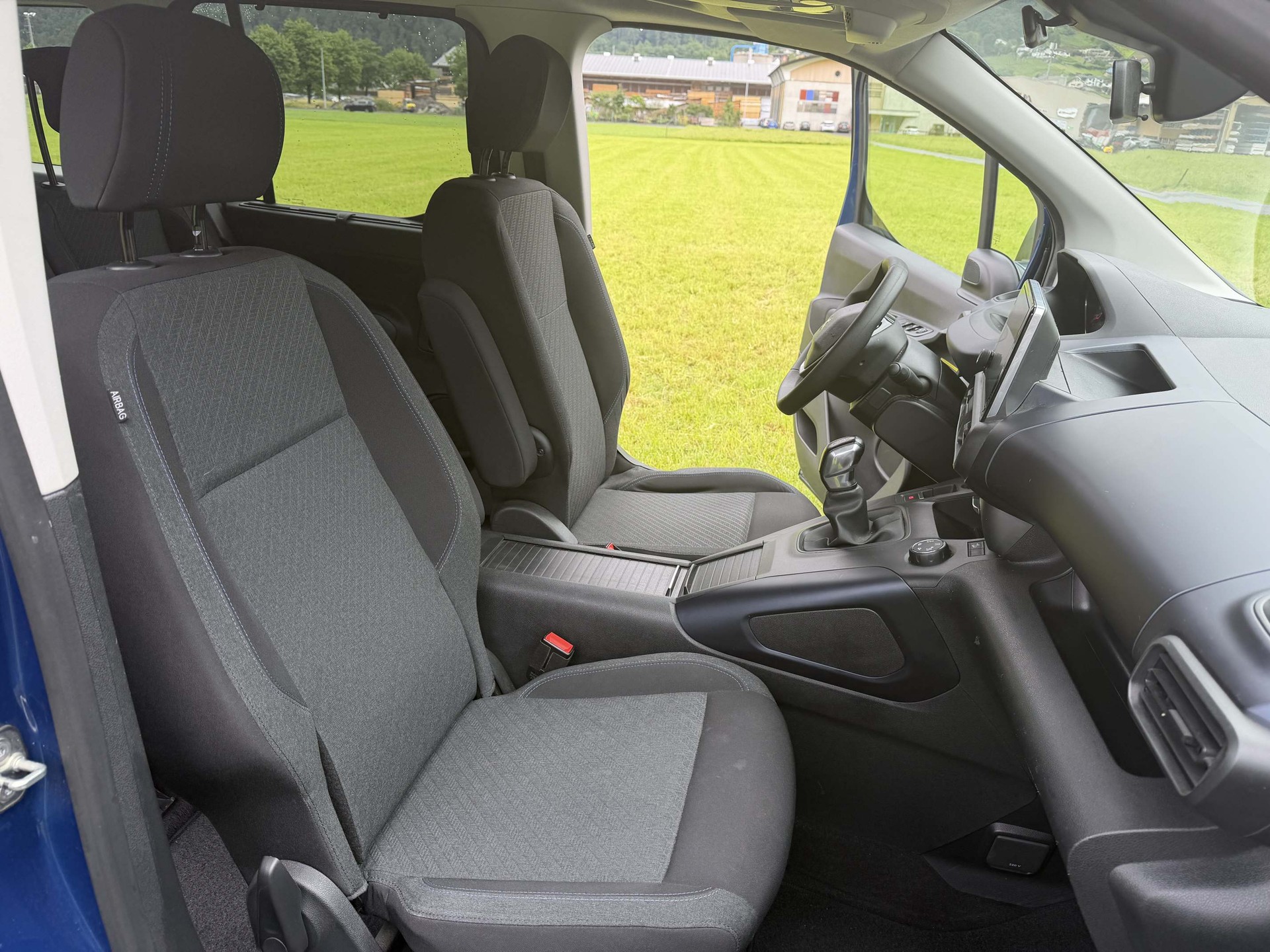 PEUGEOT Rifter Long 1.5 BlueHDi 100 Allure-image-10
