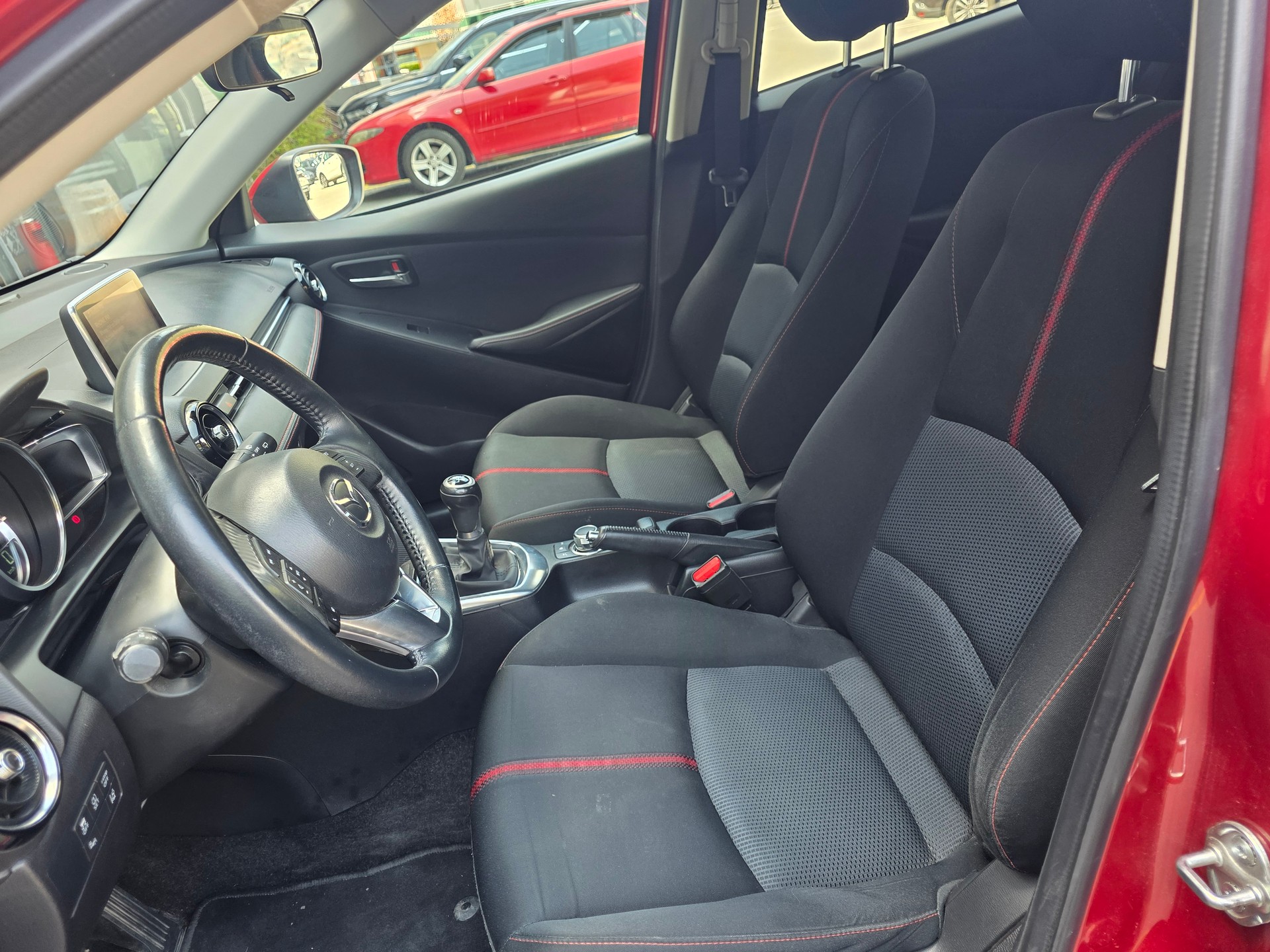 MAZDA 2 1.5i 16V Skyactiv-G Revolution-image-7