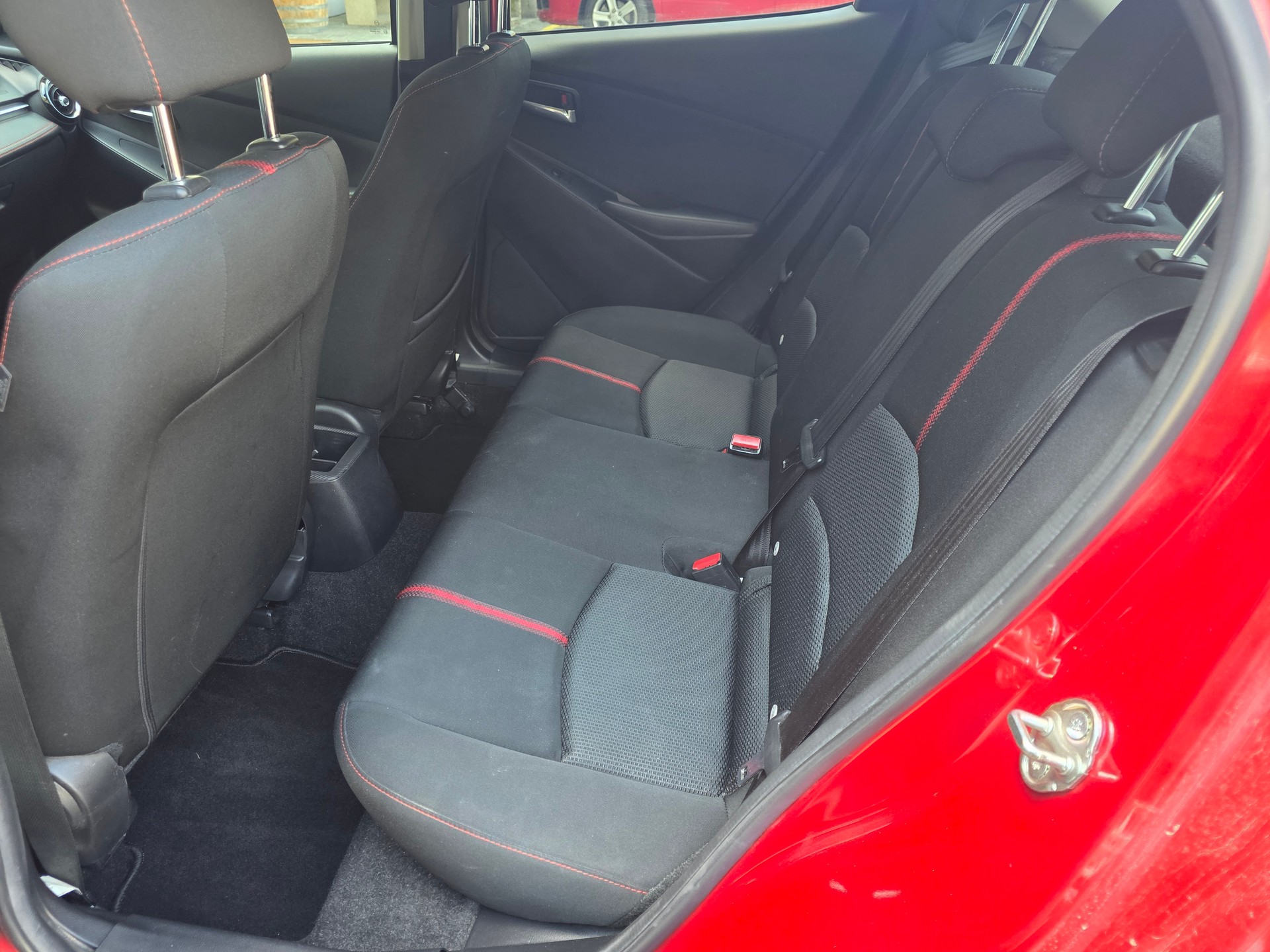 MAZDA 2 1.5i 16V Skyactiv-G Revolution-image-8