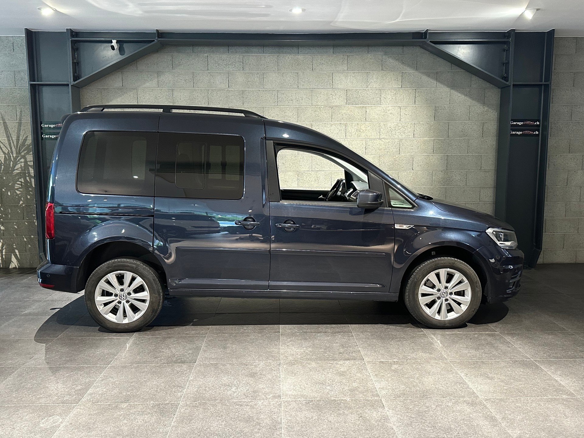 VW Caddy 2.0 TDI Comfortline 4Motion-image-3
