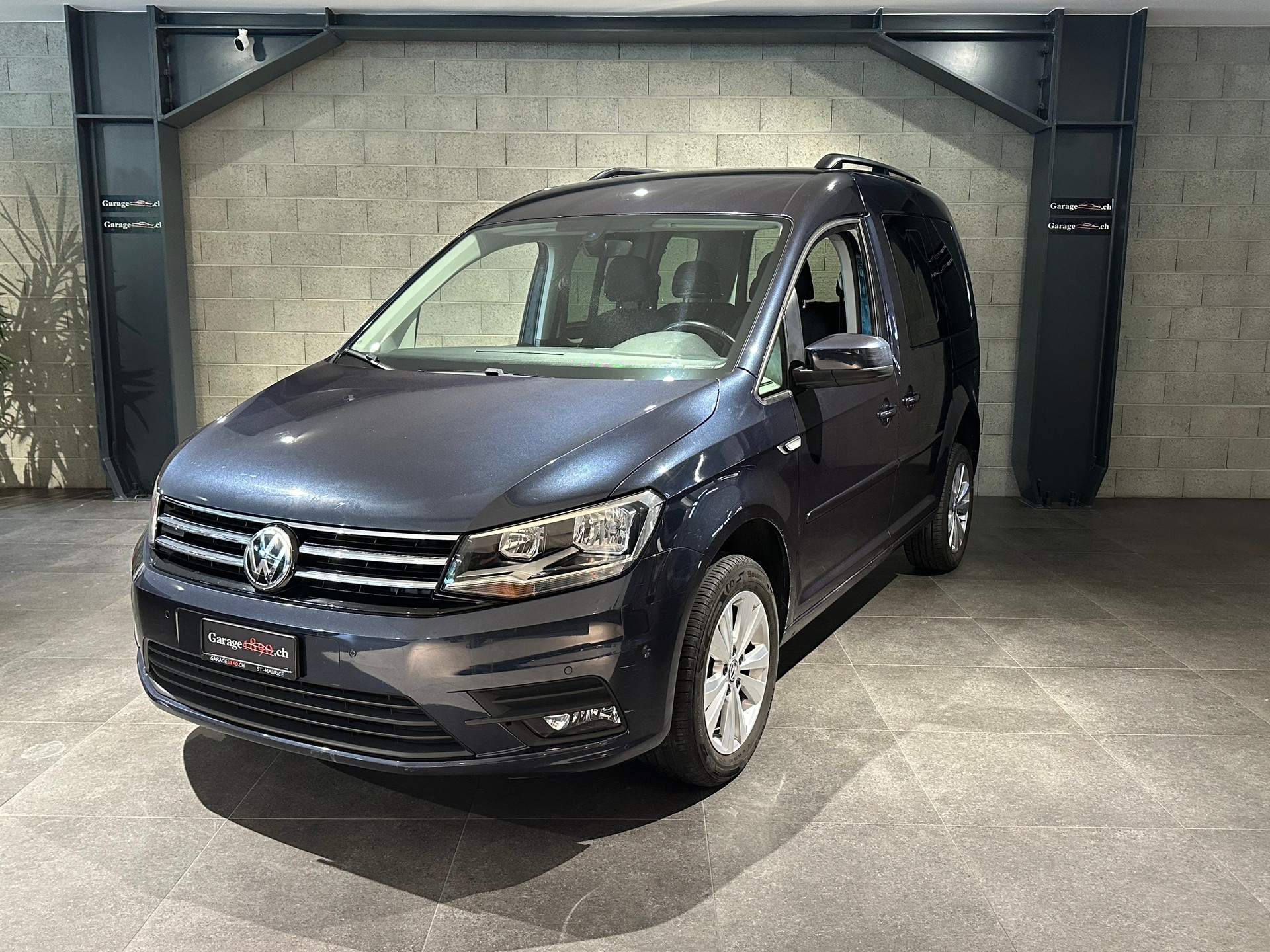 VW Caddy 2.0 TDI Comfortline 4Motion-image-1