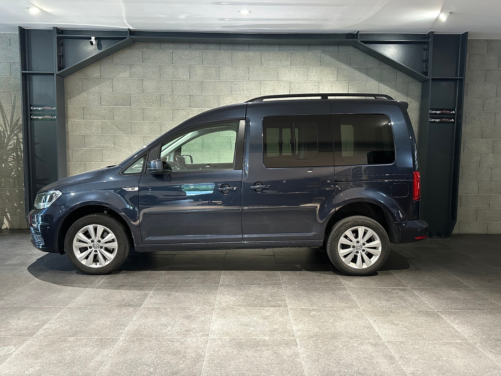VW Caddy 2.0 TDI Comfortline 4Motion-image-0