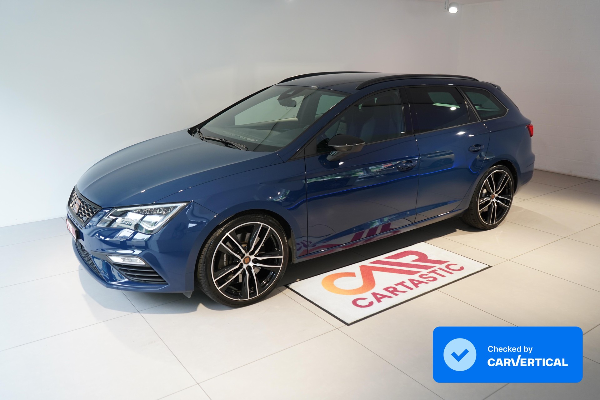 SEAT Leon ST 2.0 TSI 300 Cupra 4Drive DSG-image-0