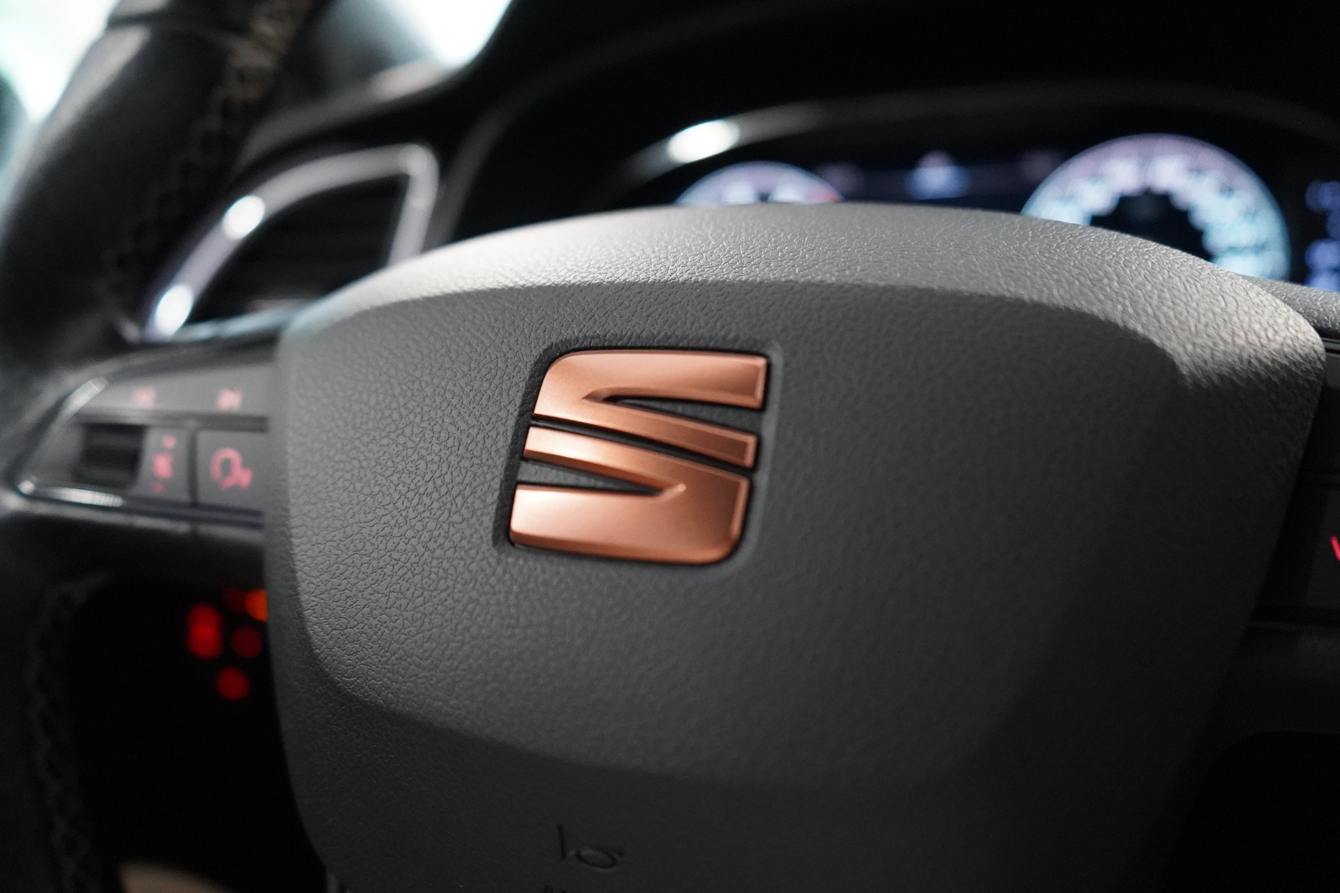 SEAT Leon ST 2.0 TSI 300 Cupra 4Drive DSG-image-17