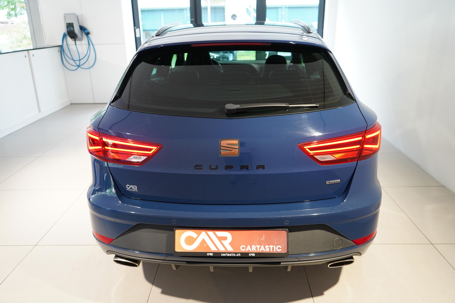 SEAT Leon ST 2.0 TSI 300 Cupra 4Drive DSG-image-3