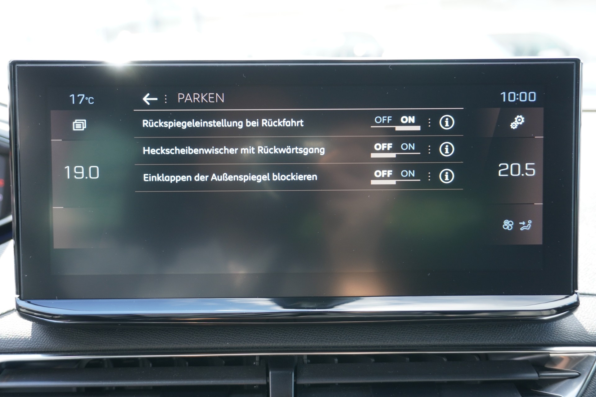 PEUGEOT 3008 1.2 PureTech GT EAT8-image-25