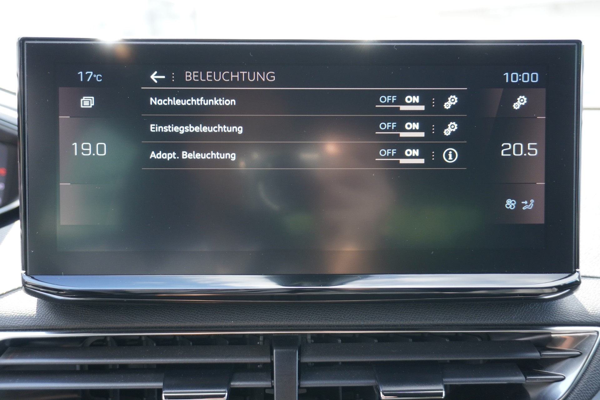PEUGEOT 3008 1.2 PureTech GT EAT8-image-26