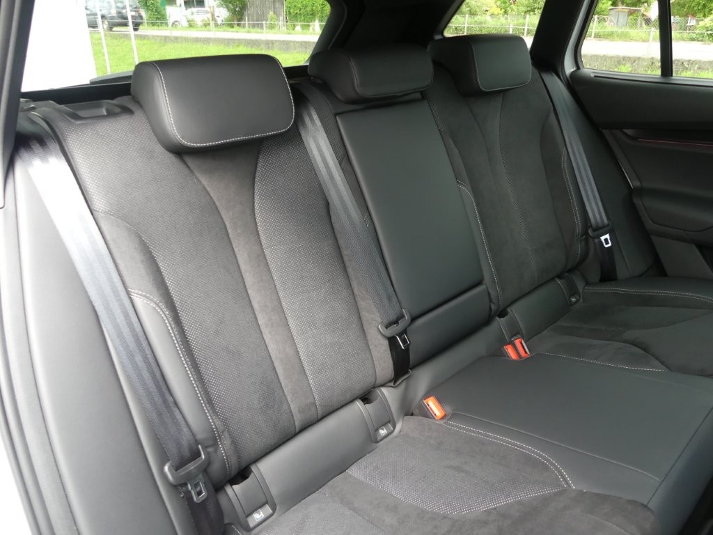 SKODA Enyaq 85x Sportline 4x4-image-12