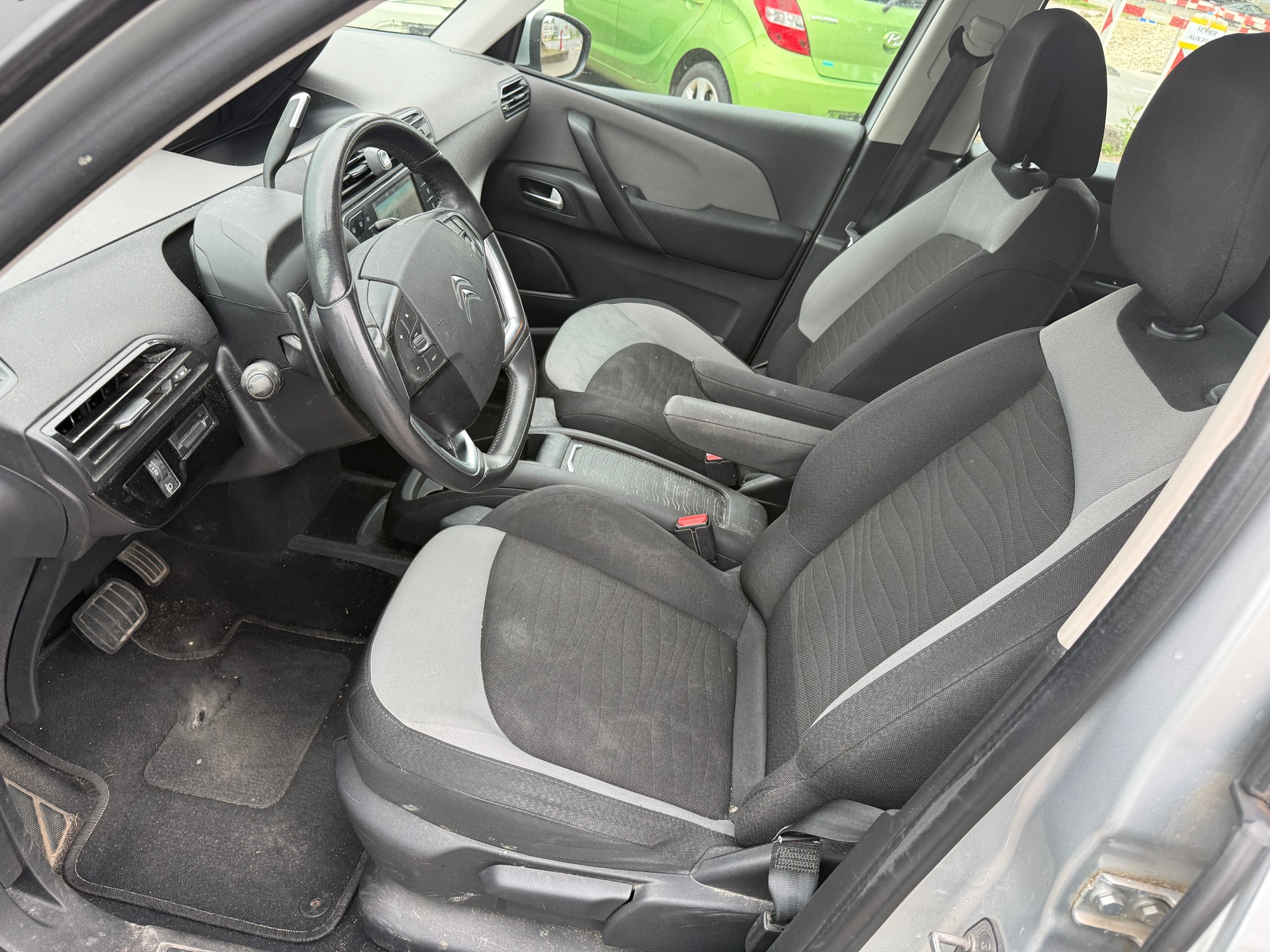 CITROEN Grand C4 Picasso 1.6 BlueHDi Séduction EAT6-image-9
