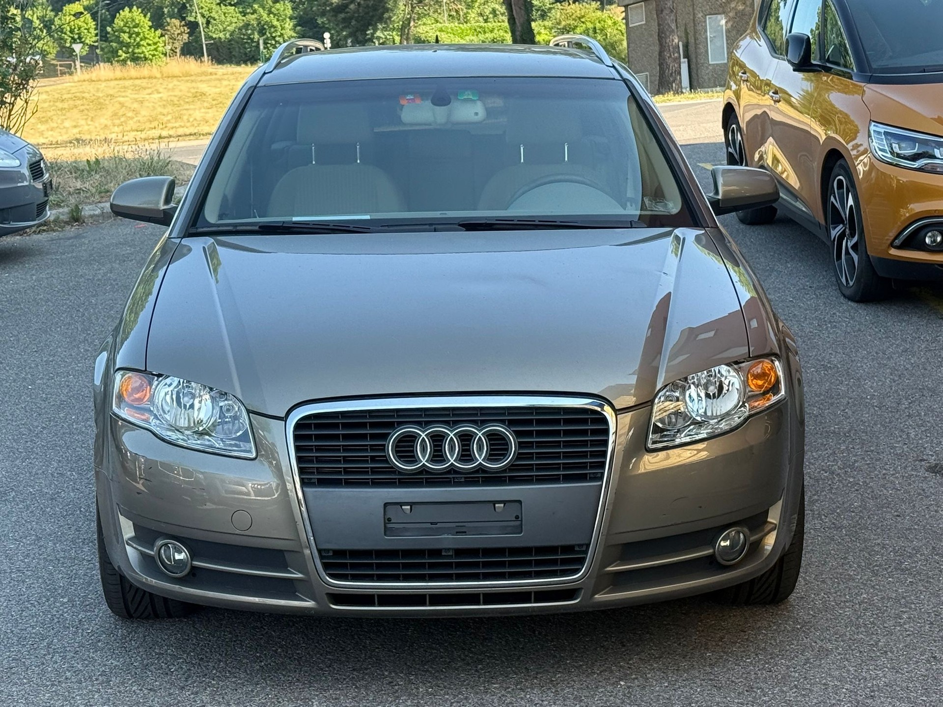 AUDI A4 Avant 2.0-image-0
