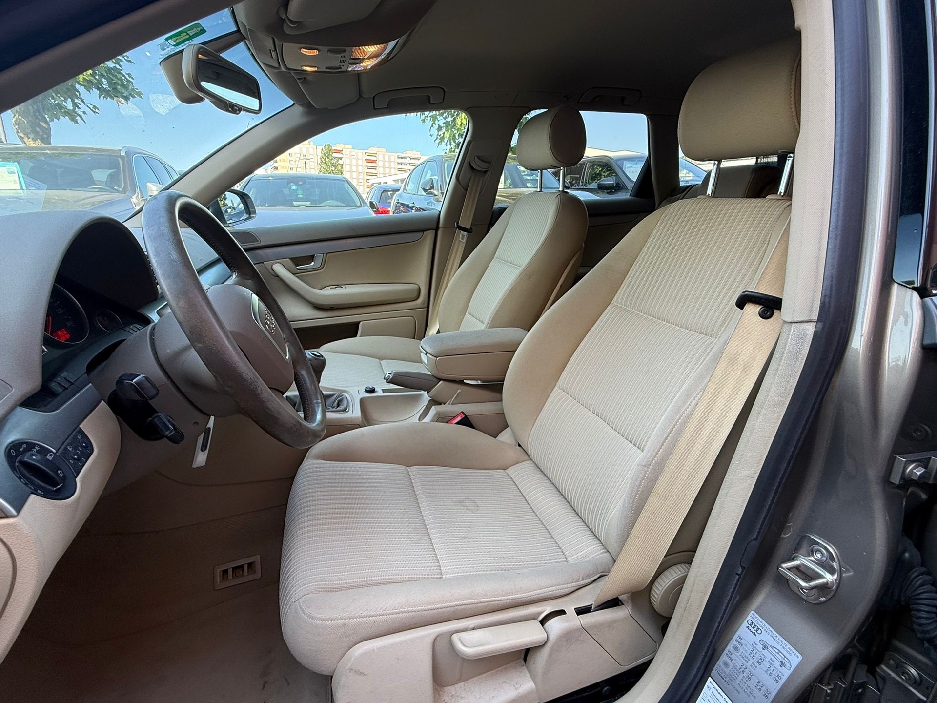 AUDI A4 Avant 2.0-image-12