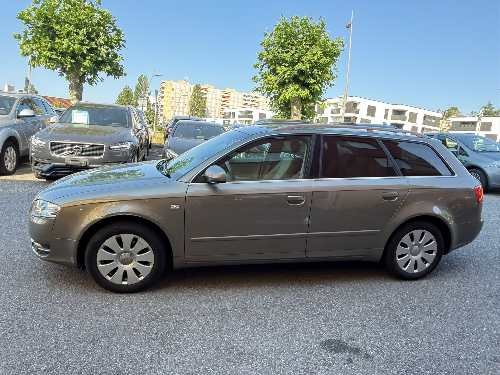 AUDI A4 Avant 2.0-image-5