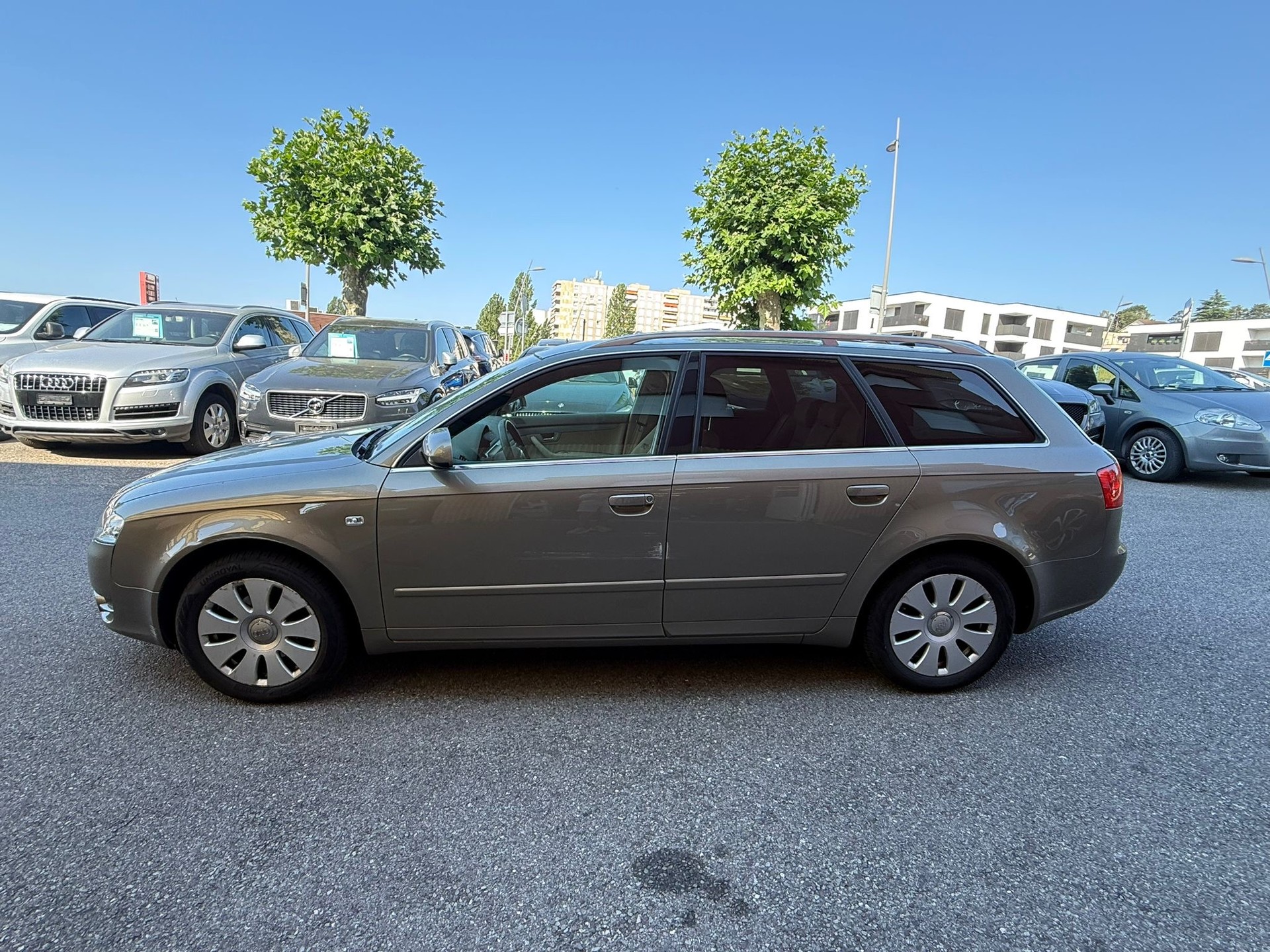 AUDI A4 Avant 2.0-image-7