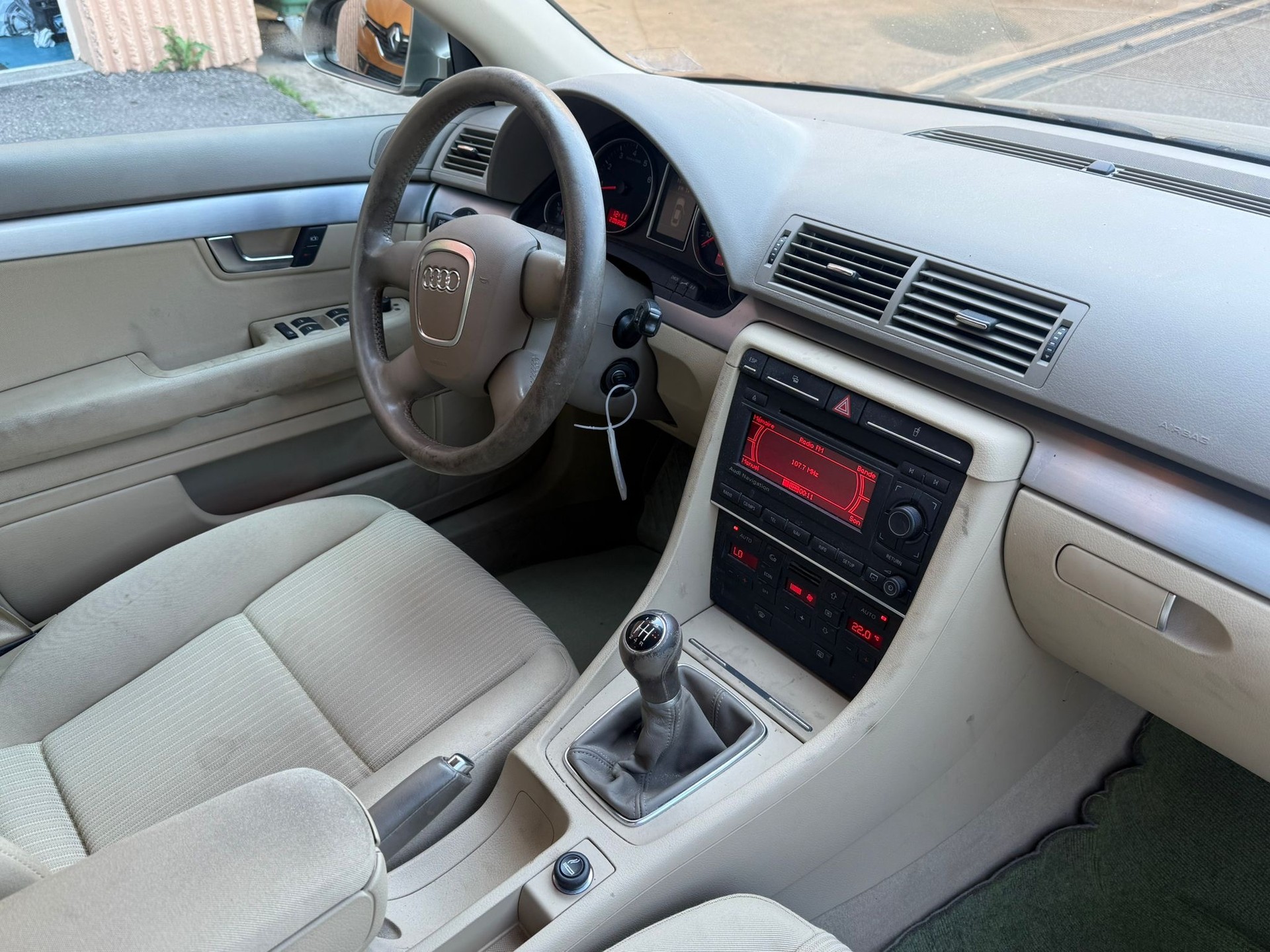 AUDI A4 Avant 2.0-image-14