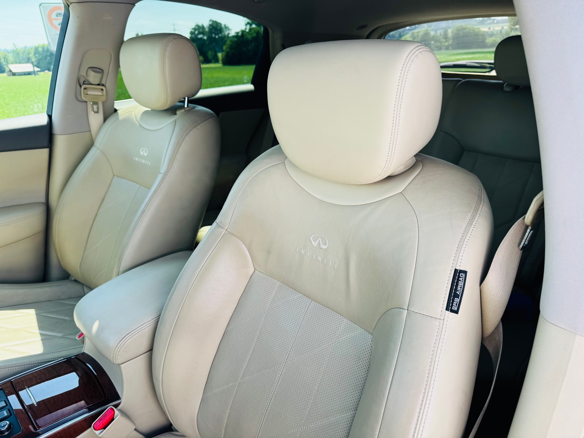 INFINITI FX37 GT Premium AWD Automatic-image-6