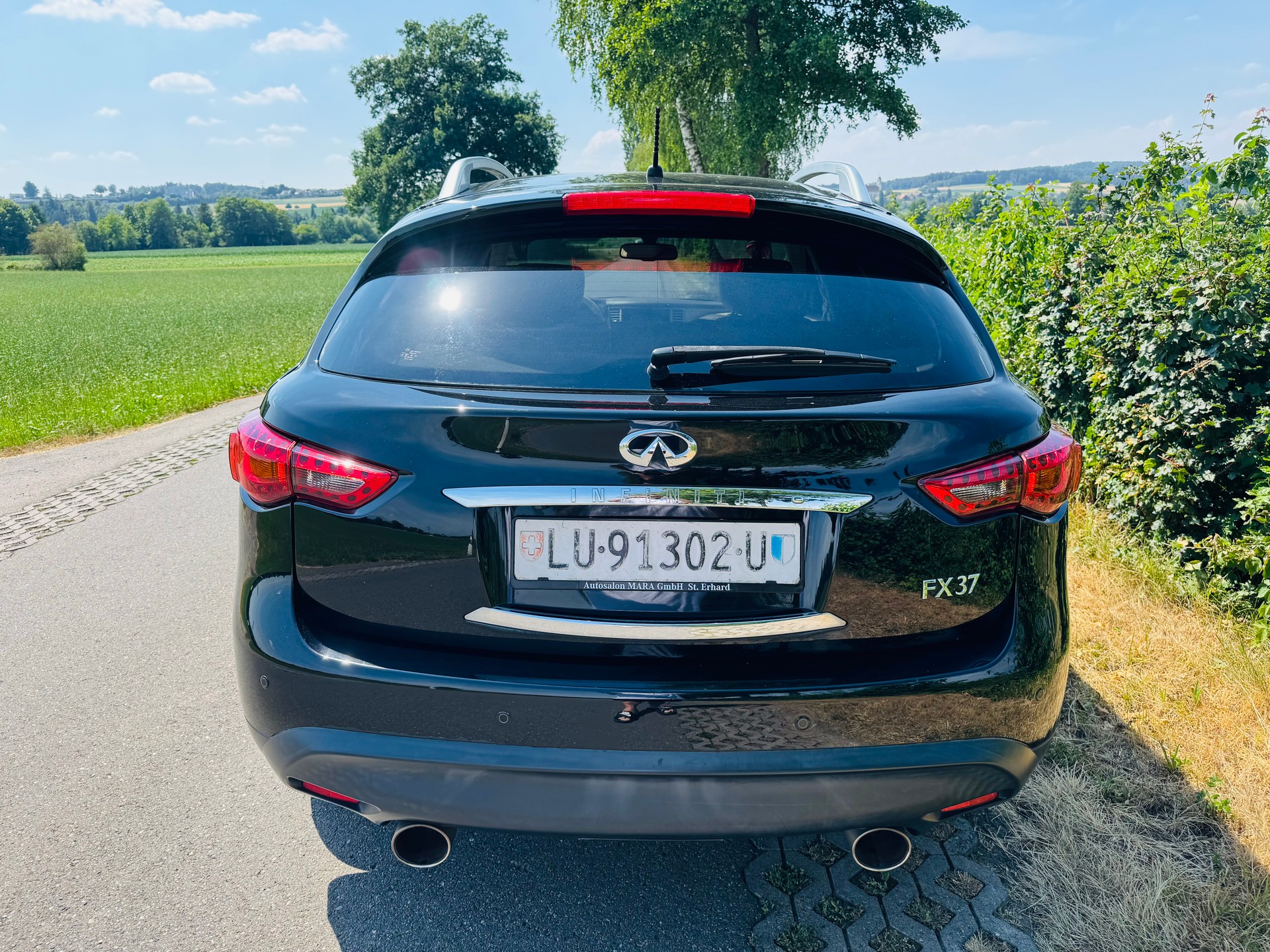 INFINITI FX37 GT Premium AWD Automatic-image-4