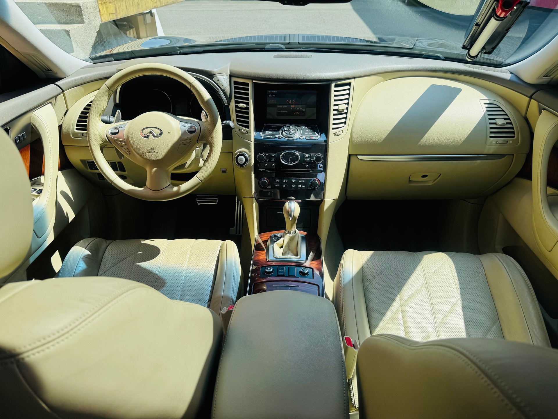 INFINITI FX37 GT Premium AWD Automatic-image-2