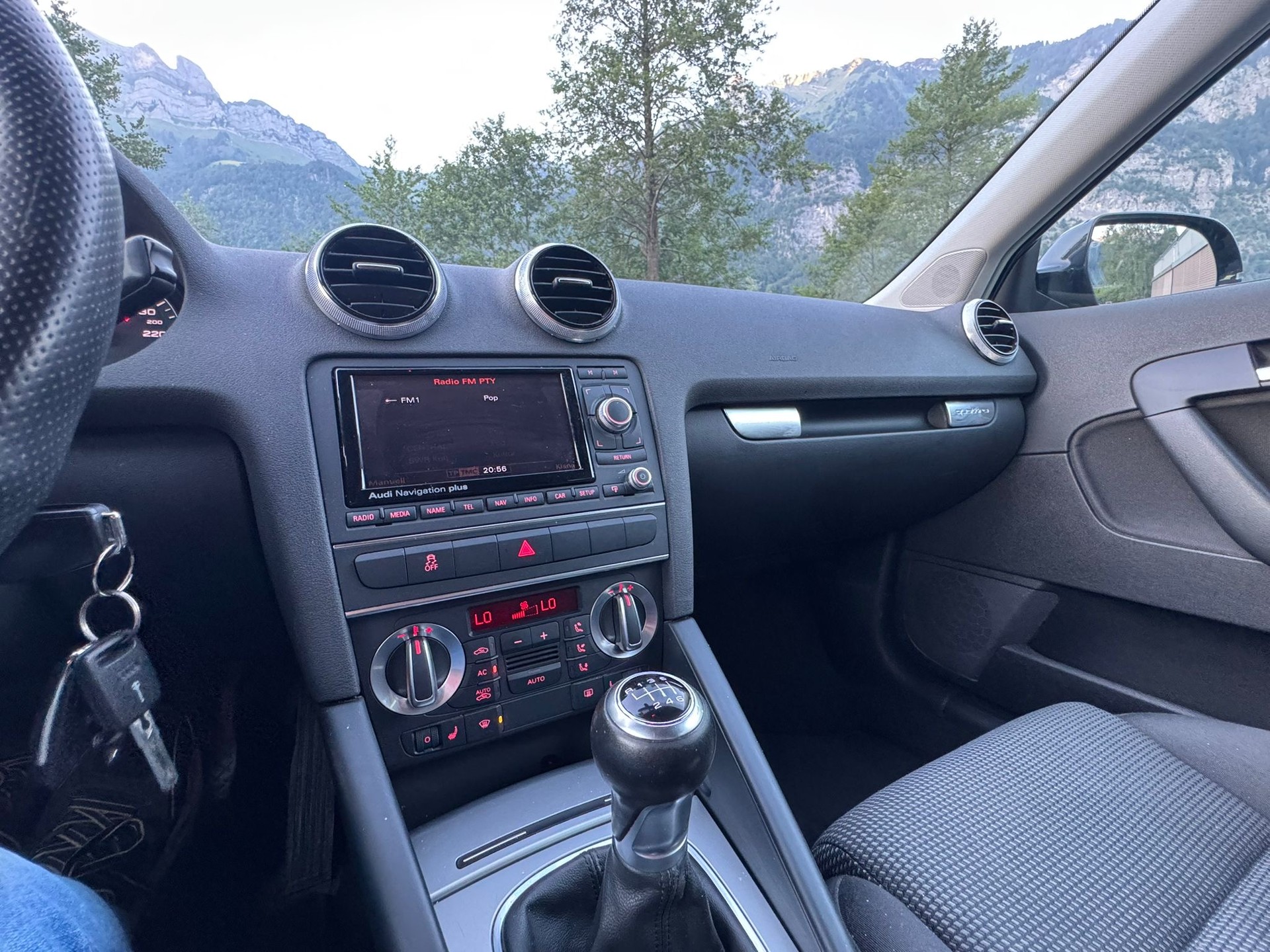 AUDI A3 Sportback 1.8 TFSI Style quattro-image-4