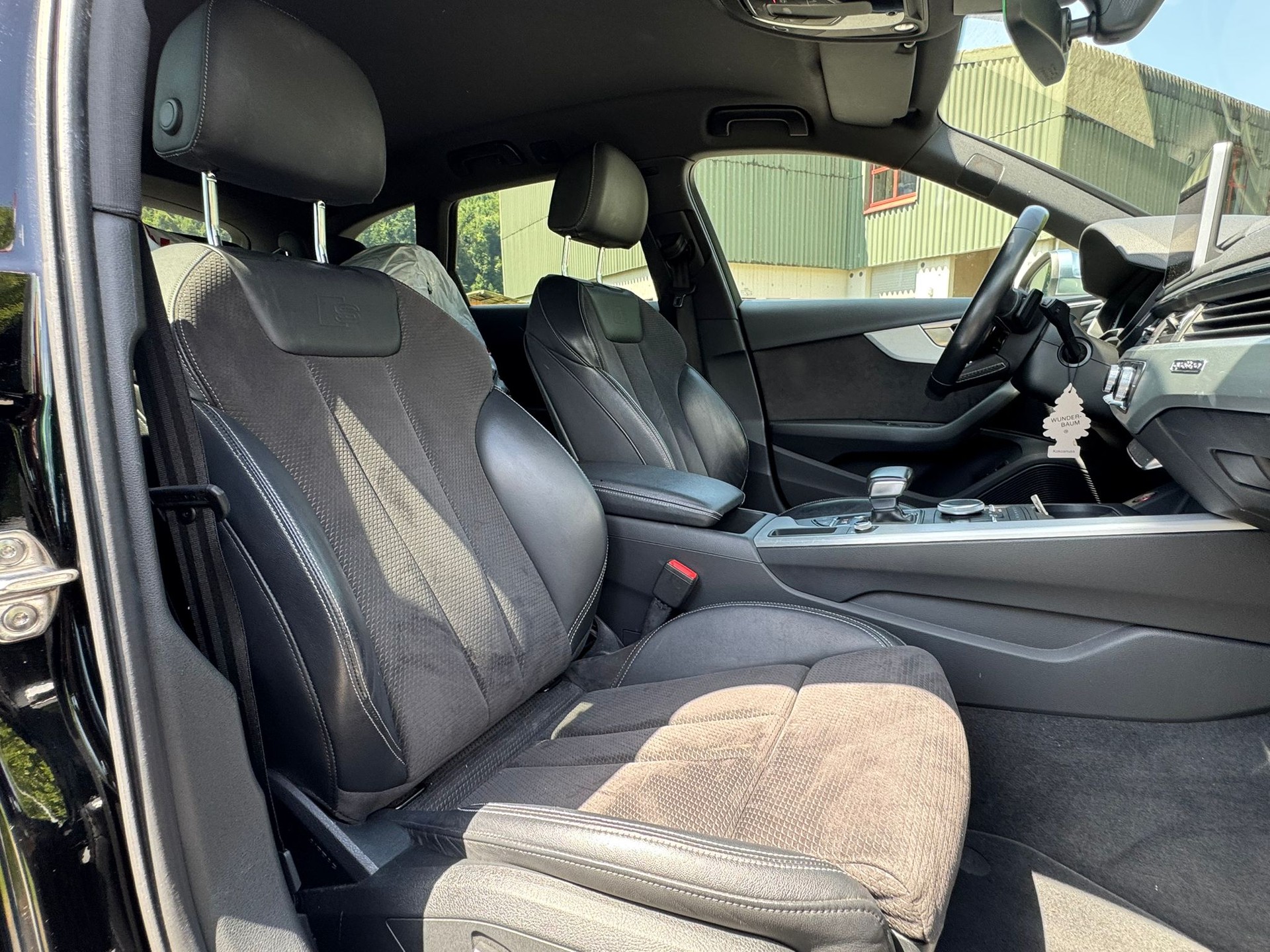AUDI S4 Avant 3.0 TFSI quattro tiptronic-image-17