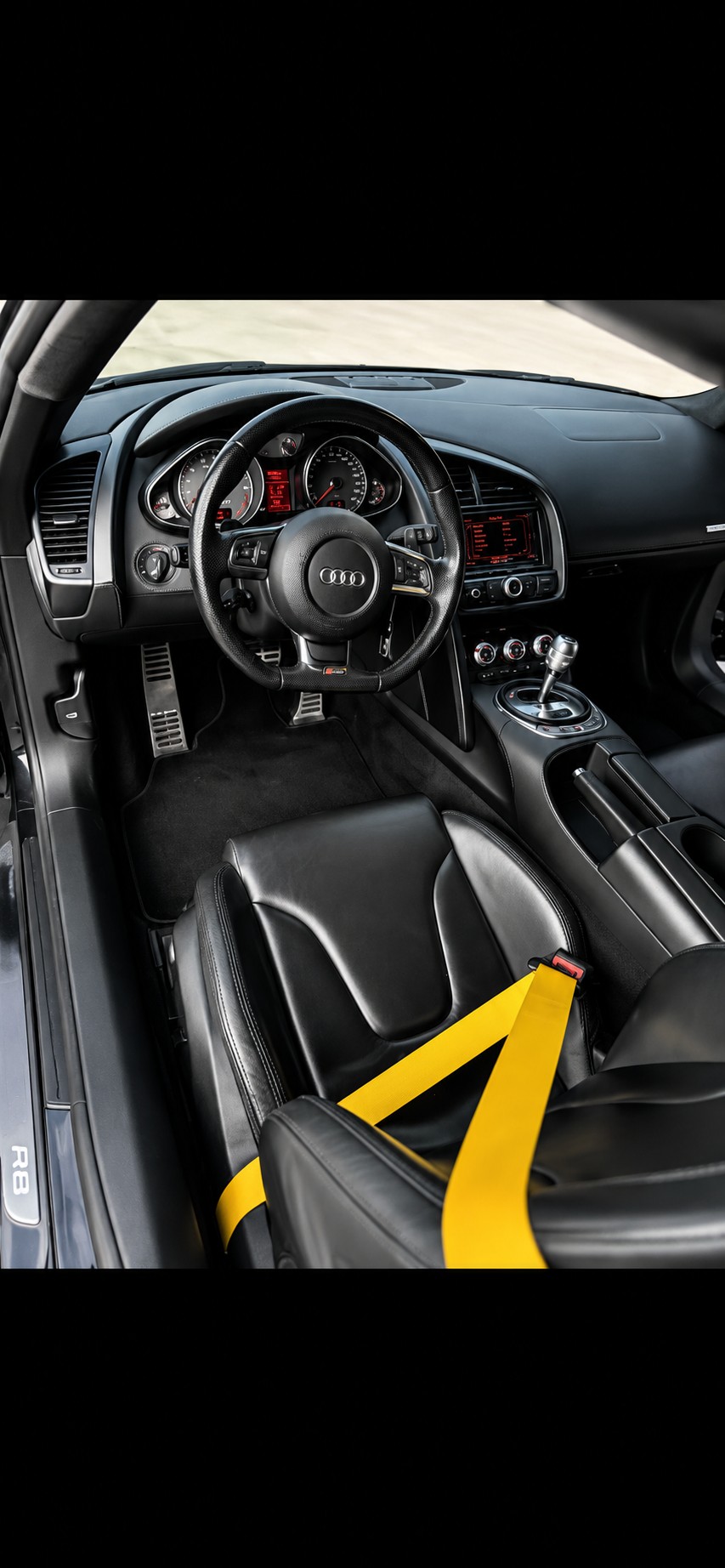 AUDI 4.2 FSI V8 quattro R-Tronic-image-2