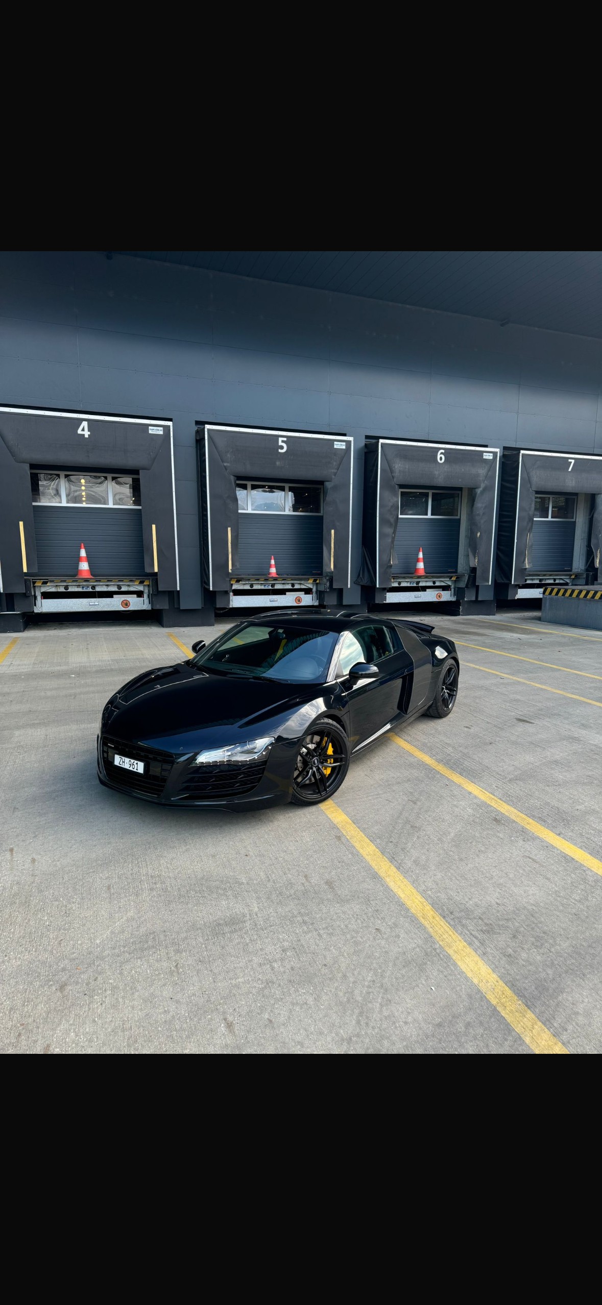 AUDI 4.2 FSI V8 quattro R-Tronic-image-1