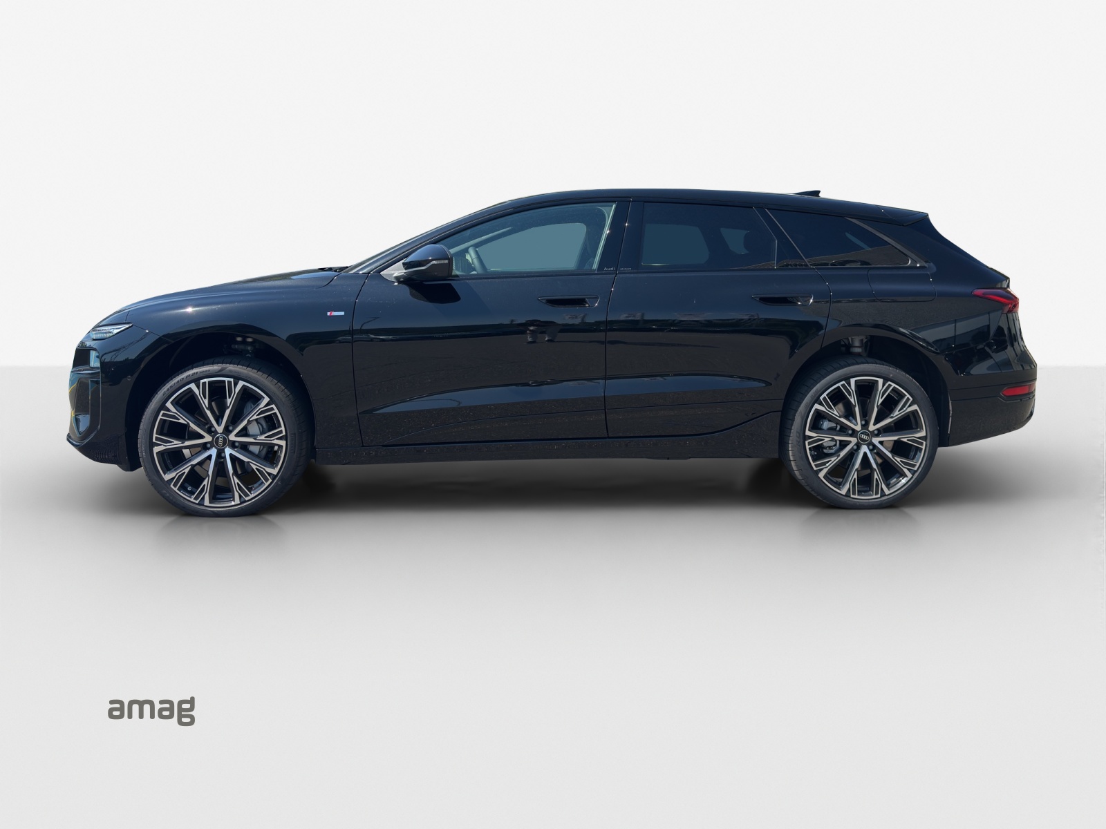 AUDI A6 Avant e-tron quattro-image-1