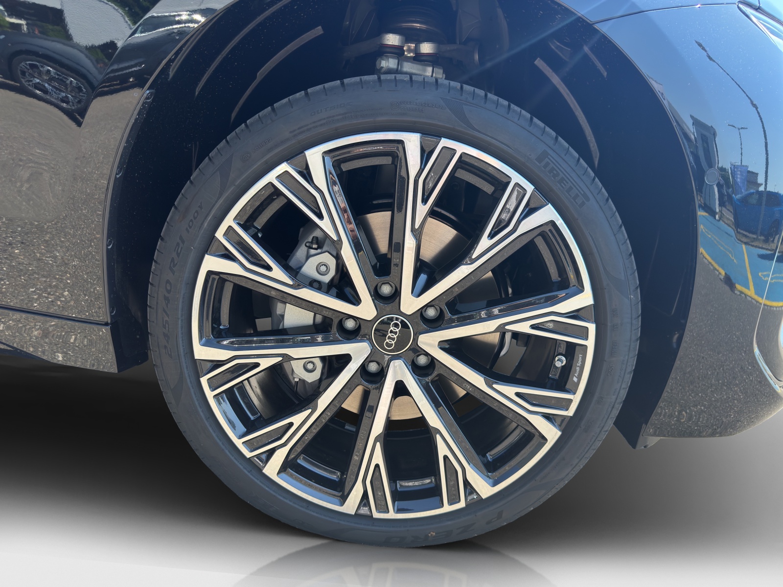 AUDI A6 Avant e-tron quattro-image-13