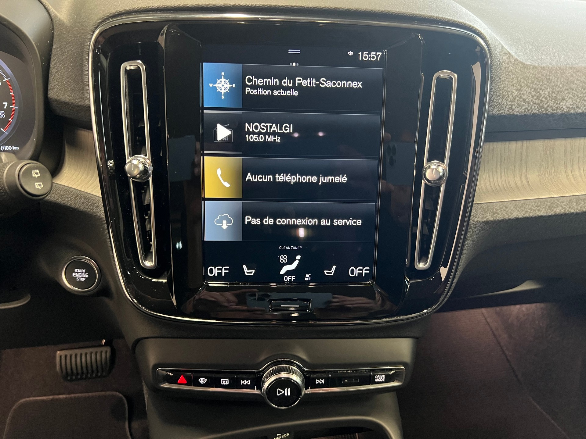 VOLVO XC40 2.0 B4 MH Inscription AWD-image-4